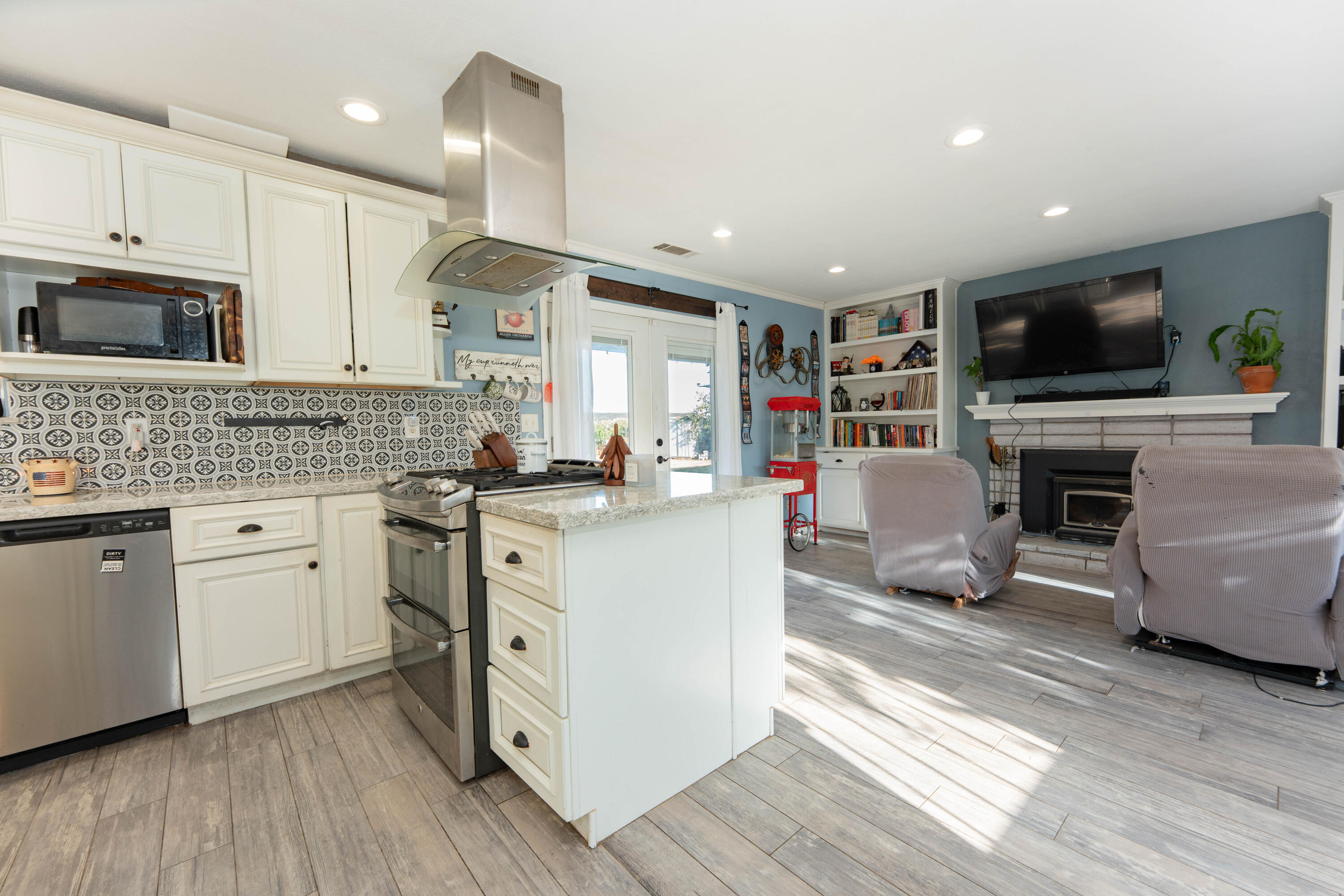 38838 Rd 140, Cutler, CA 93615