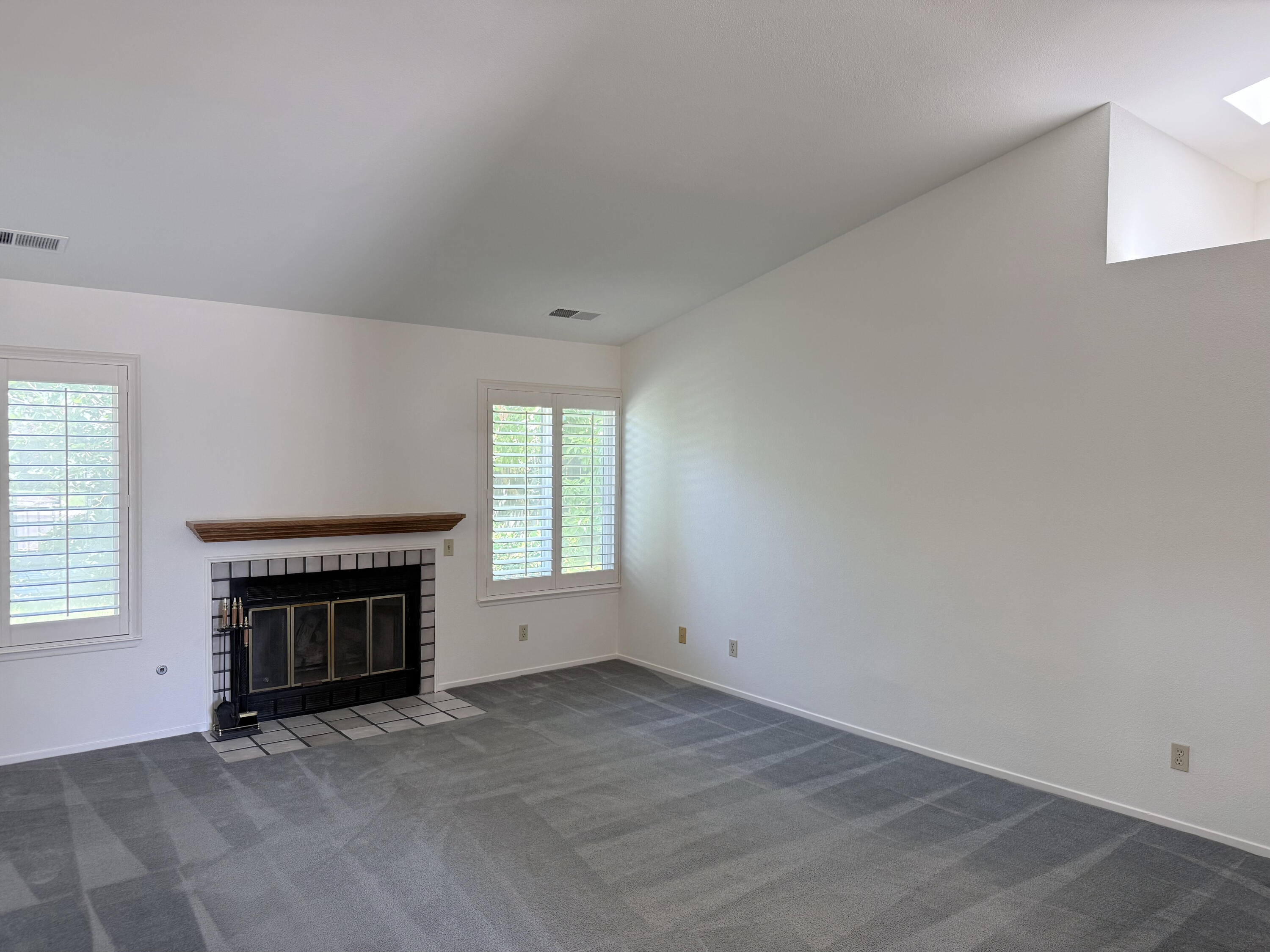 2300 E Iris Ave, Visalia, CA 93292