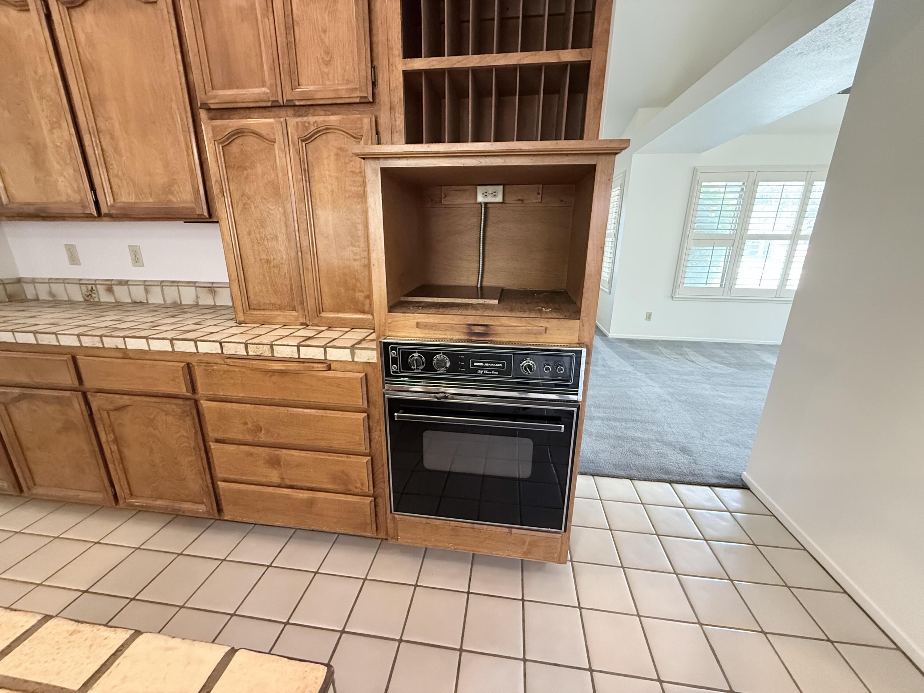 2300 E Iris Ave, Visalia, CA 93292