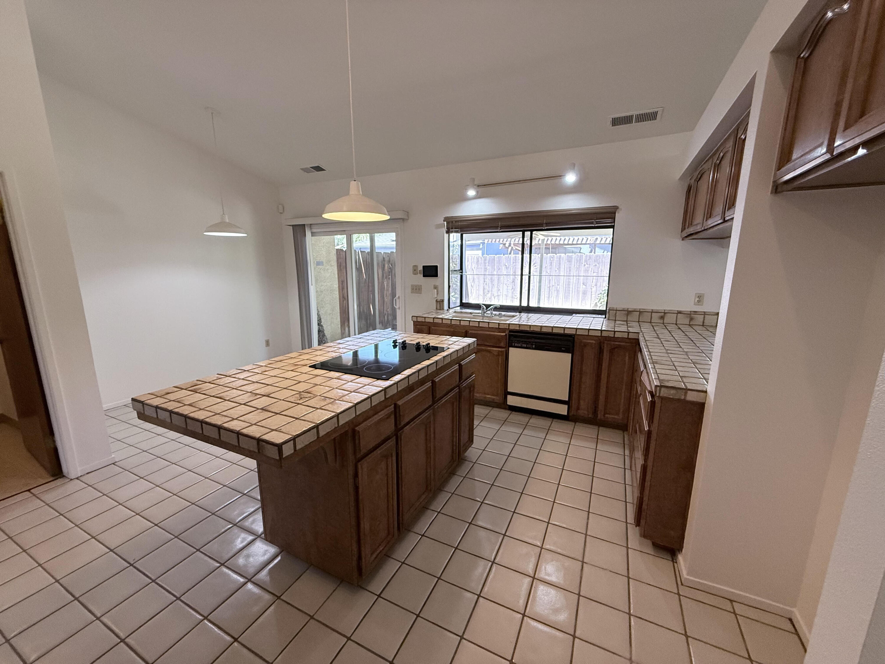 2300 E Iris Ave, Visalia, CA 93292