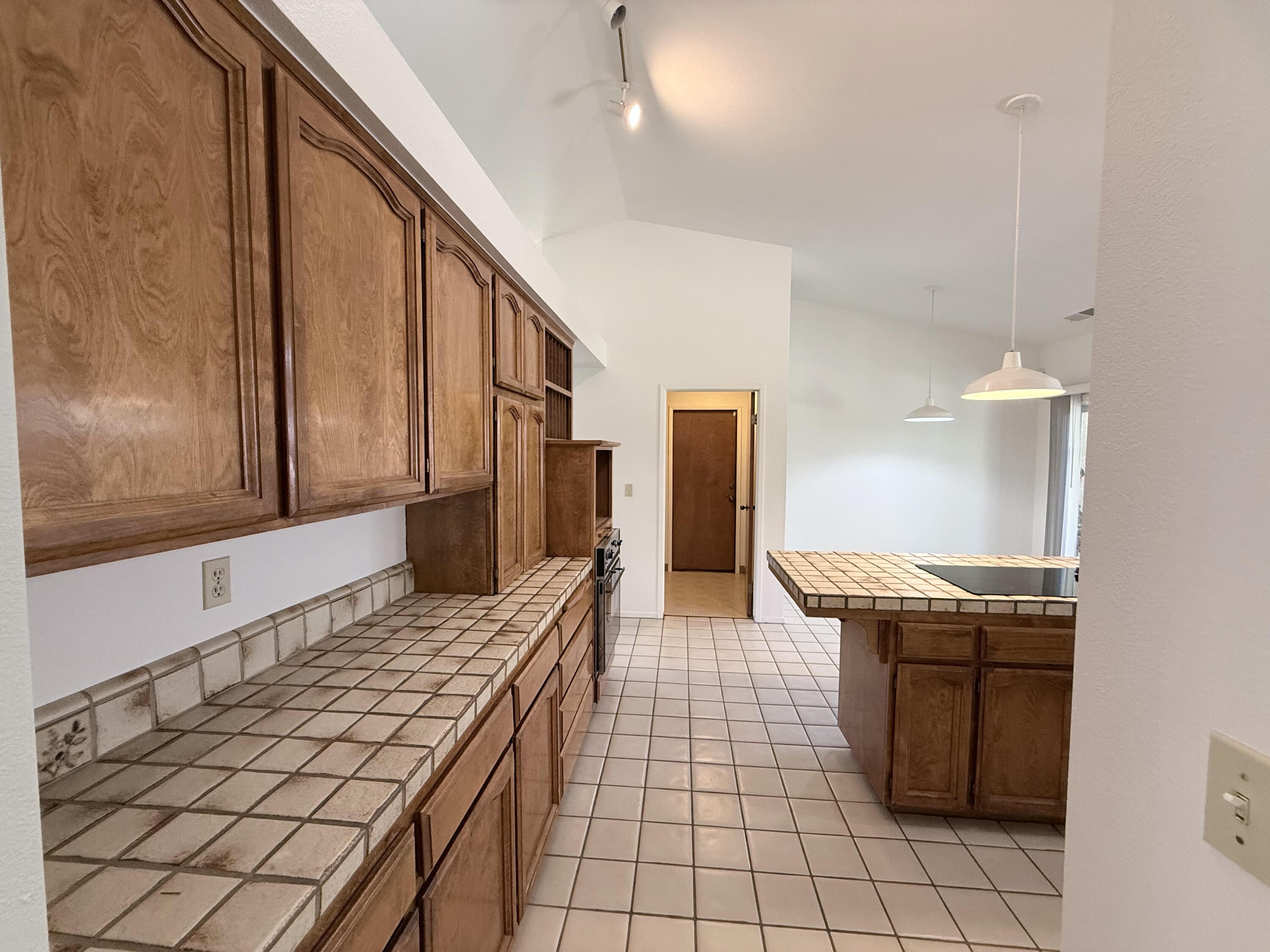 2300 E Iris Ave, Visalia, CA 93292