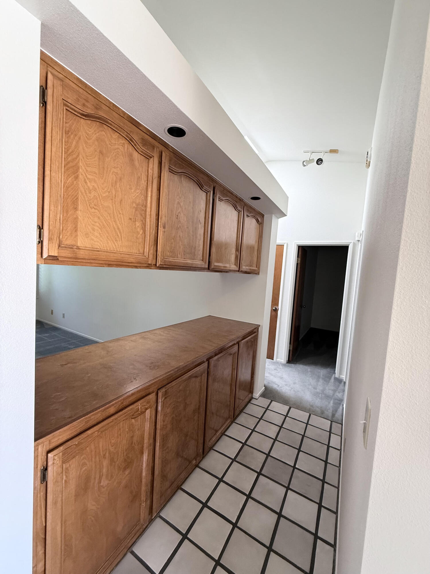 2300 E Iris Ave, Visalia, CA 93292