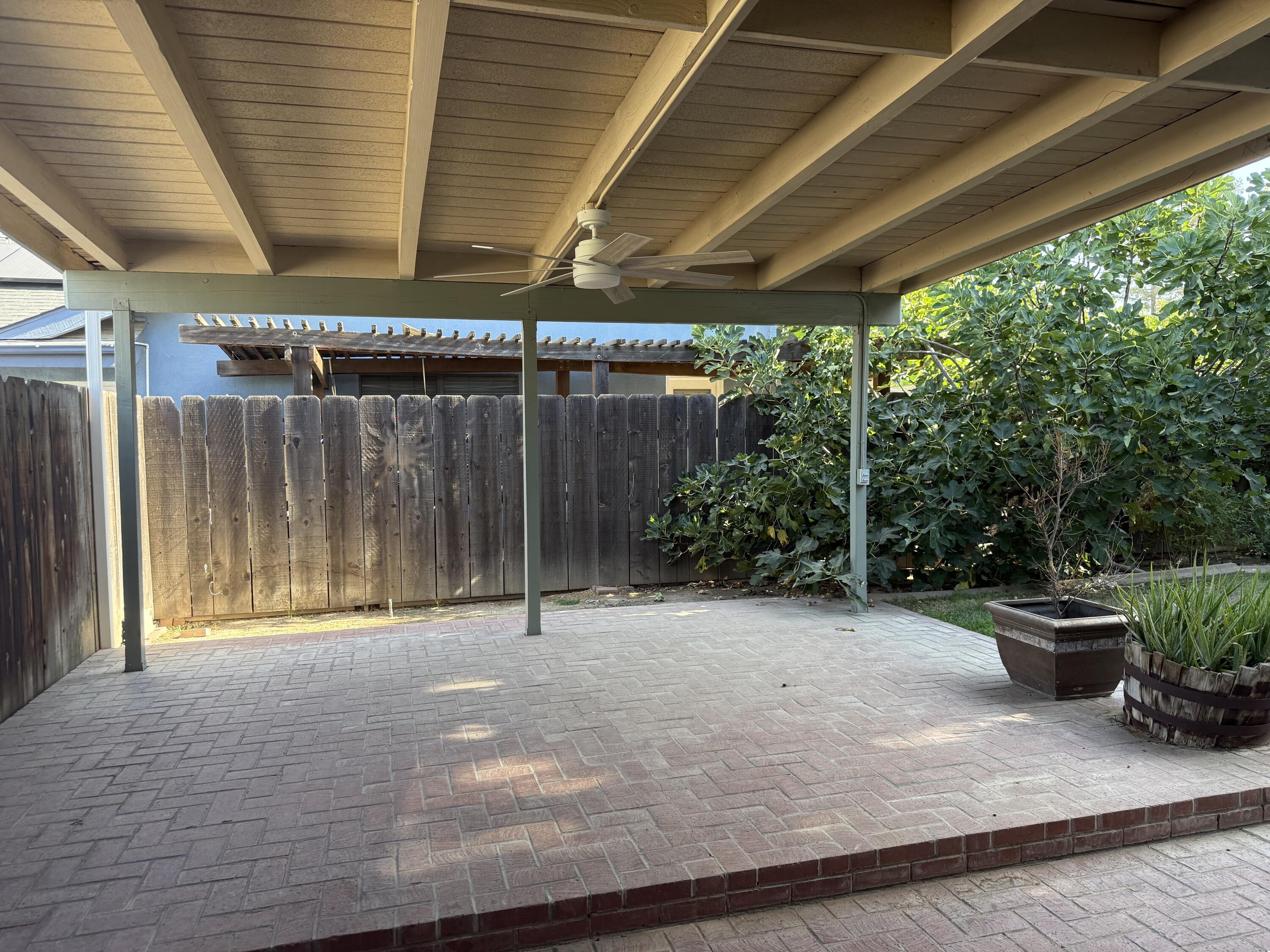 2300 E Iris Ave, Visalia, CA 93292