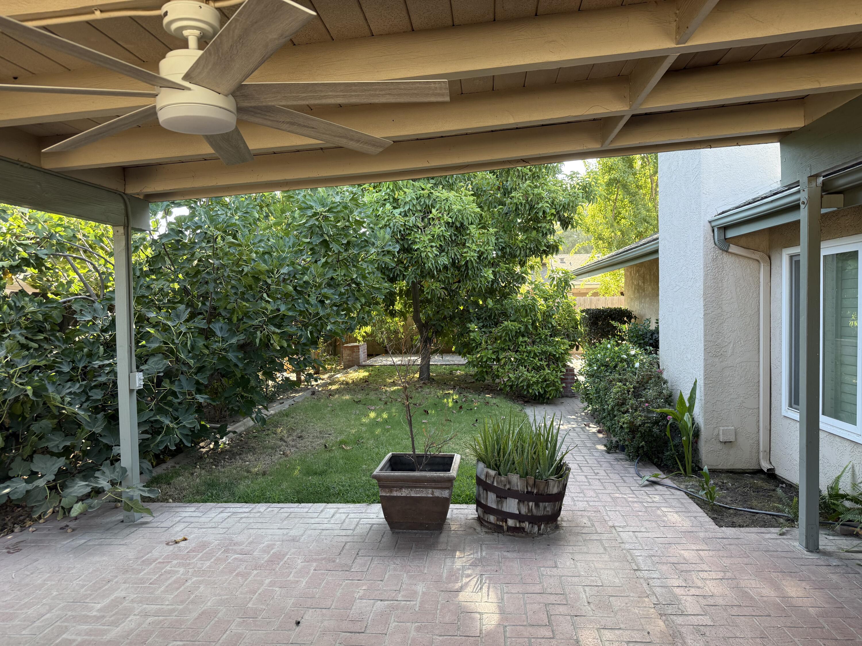 2300 E Iris Ave, Visalia, CA 93292