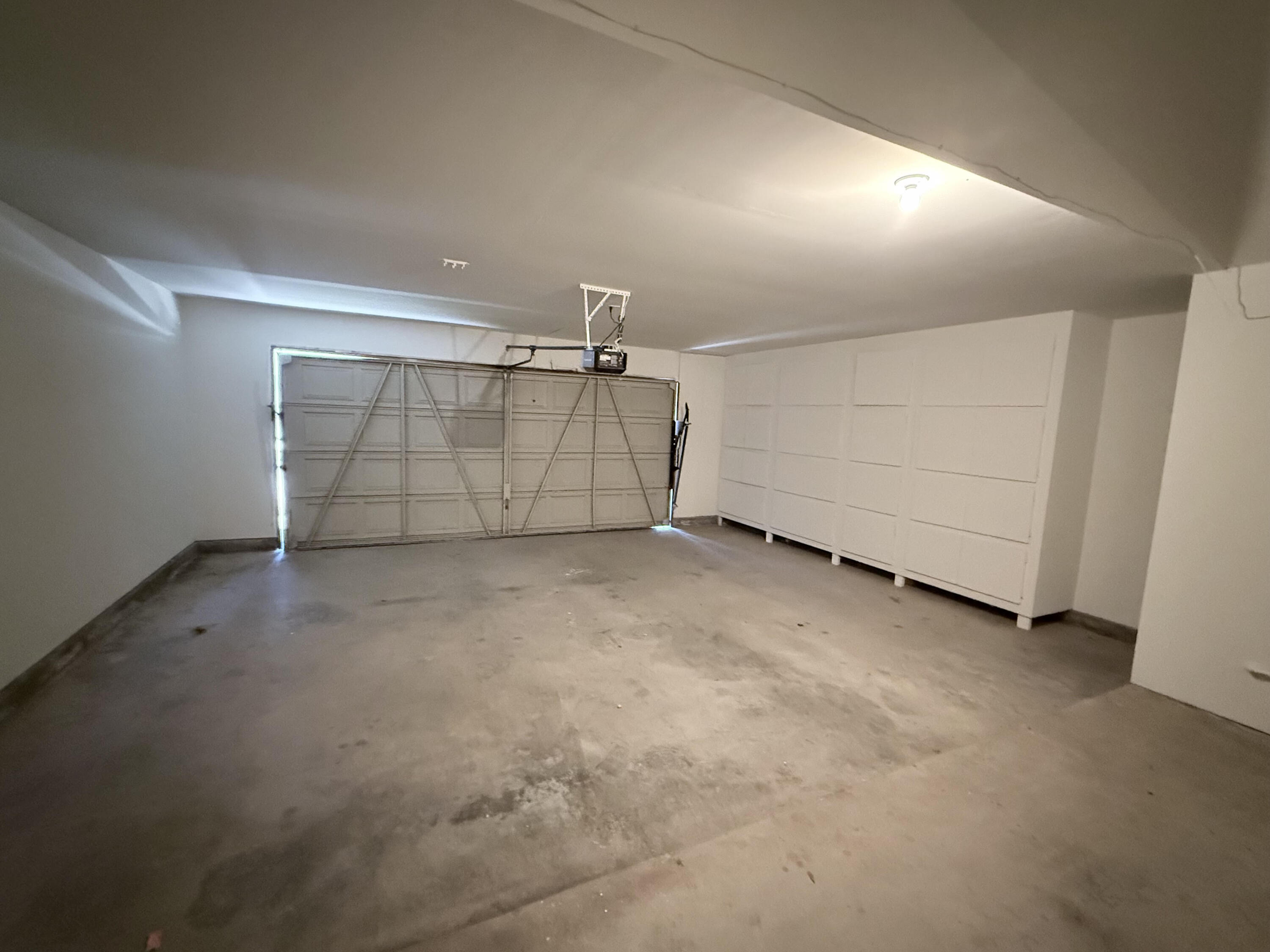 2300 E Iris Ave, Visalia, CA 93292