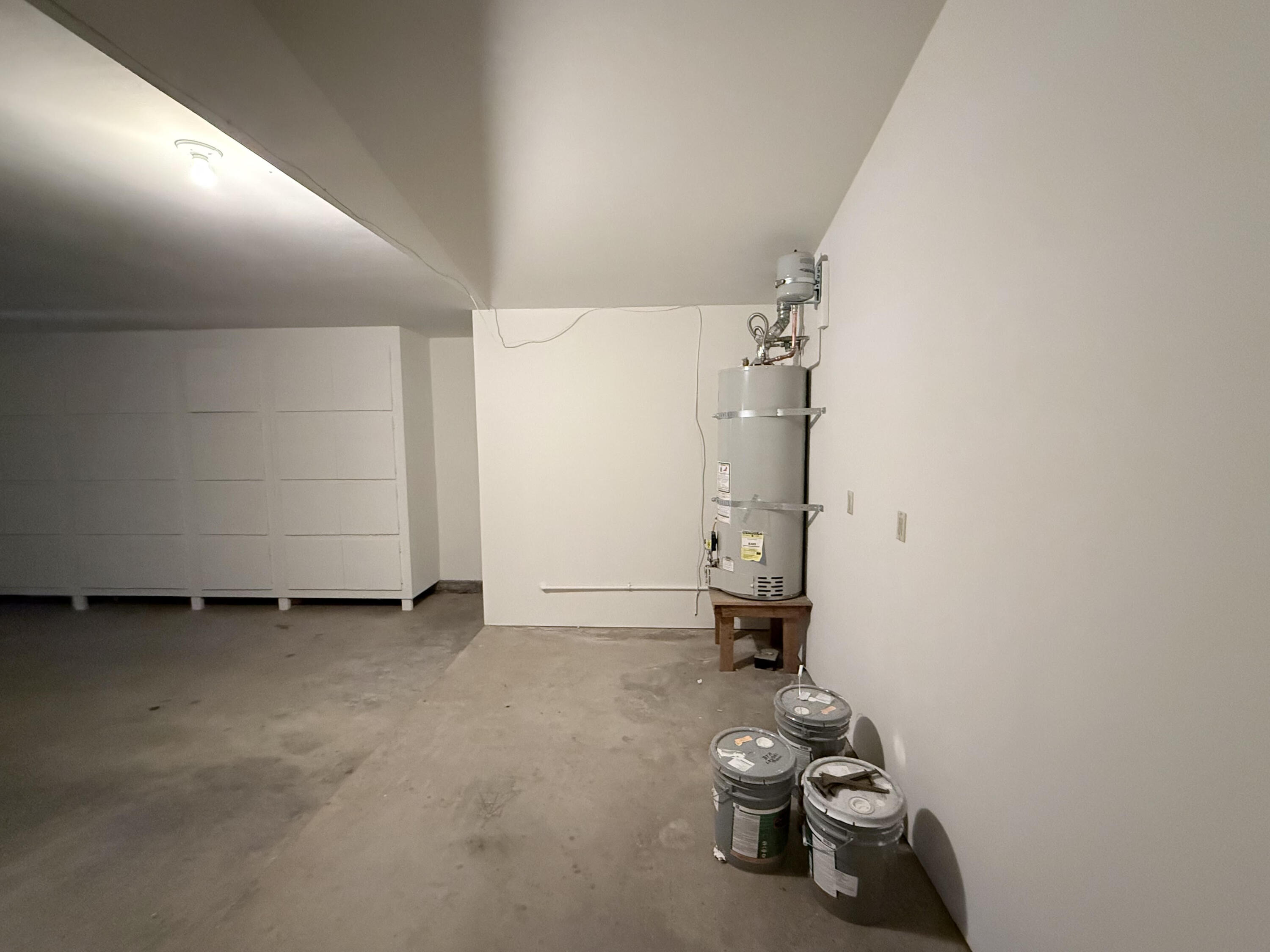 2300 E Iris Ave, Visalia, CA 93292