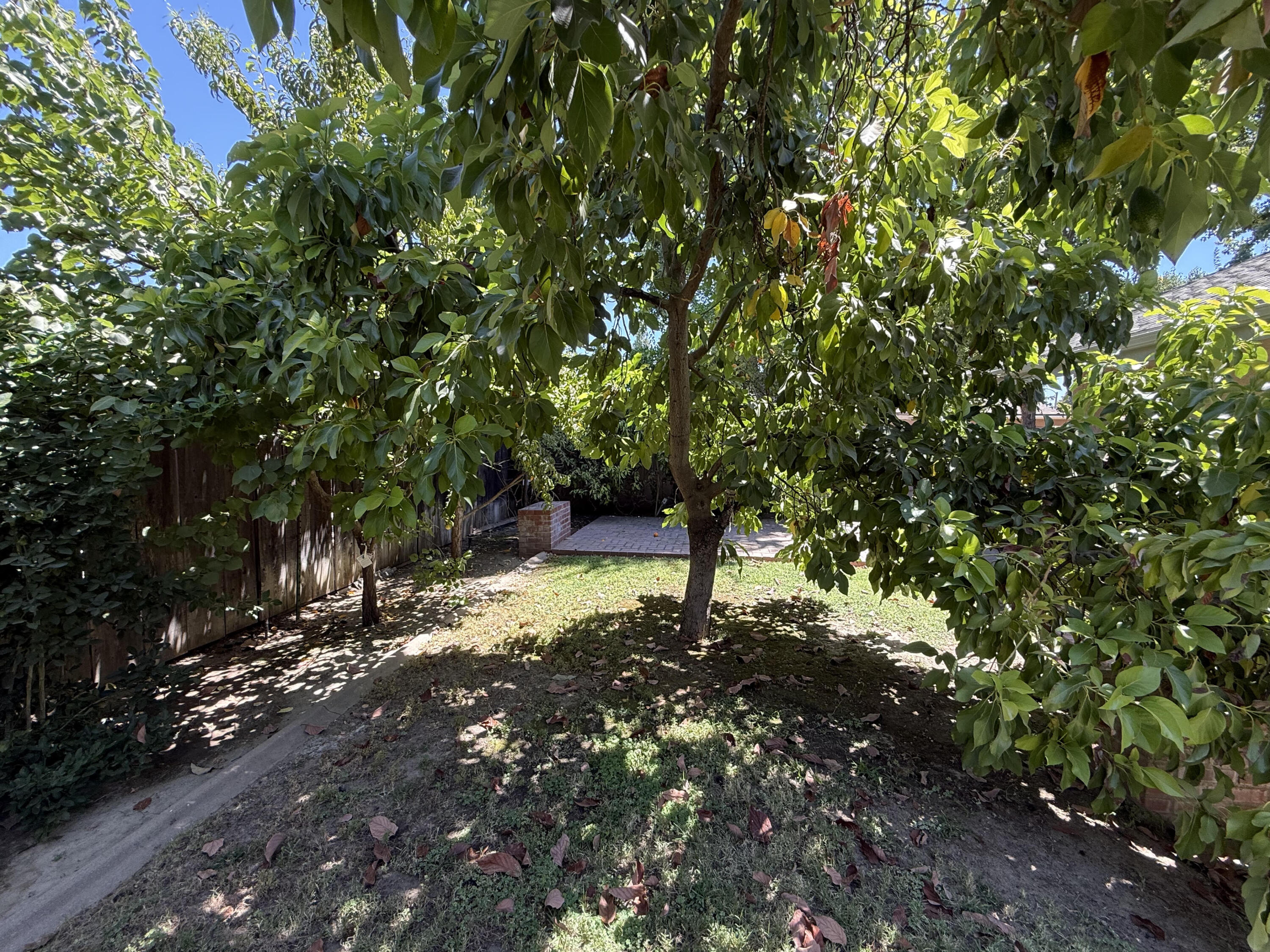 2300 E Iris Ave, Visalia, CA 93292
