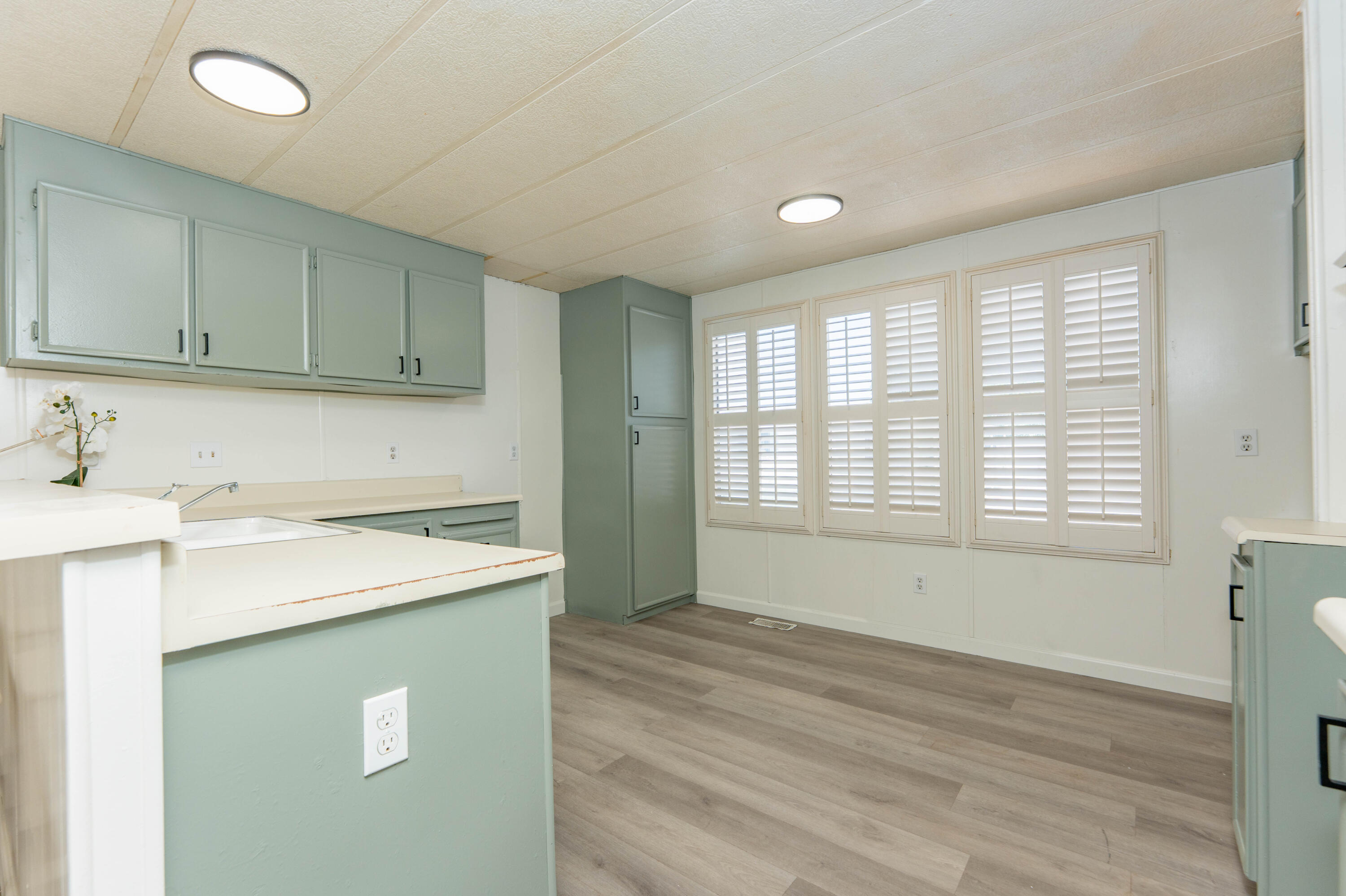 5505 W Tulare Ave #101, Visalia, CA 93277