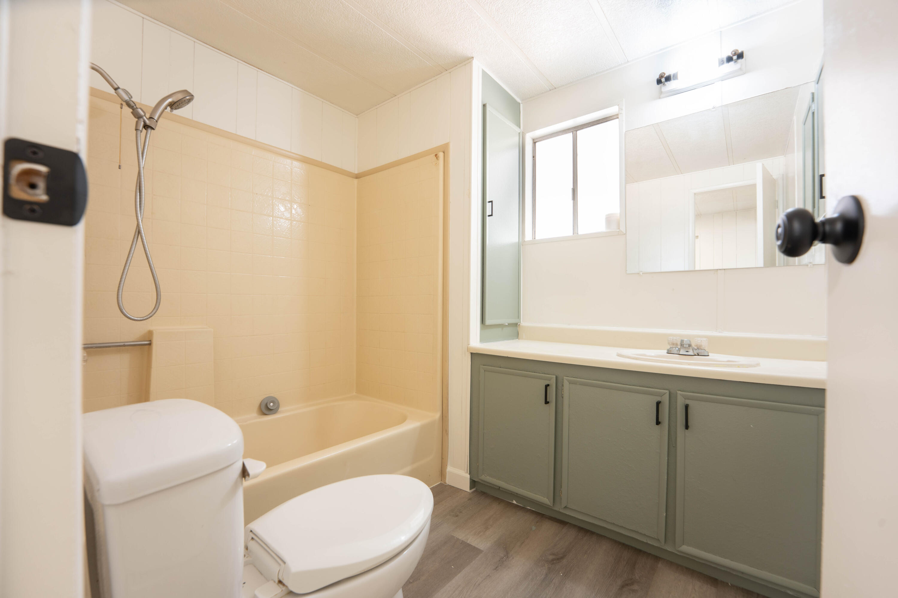 5505 W Tulare Ave #101, Visalia, CA 93277