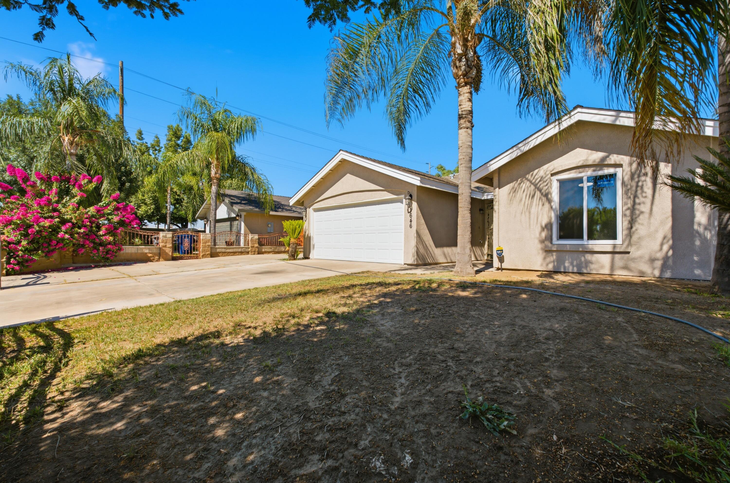 1646 Hartley Ave, Farmersville, CA 93223