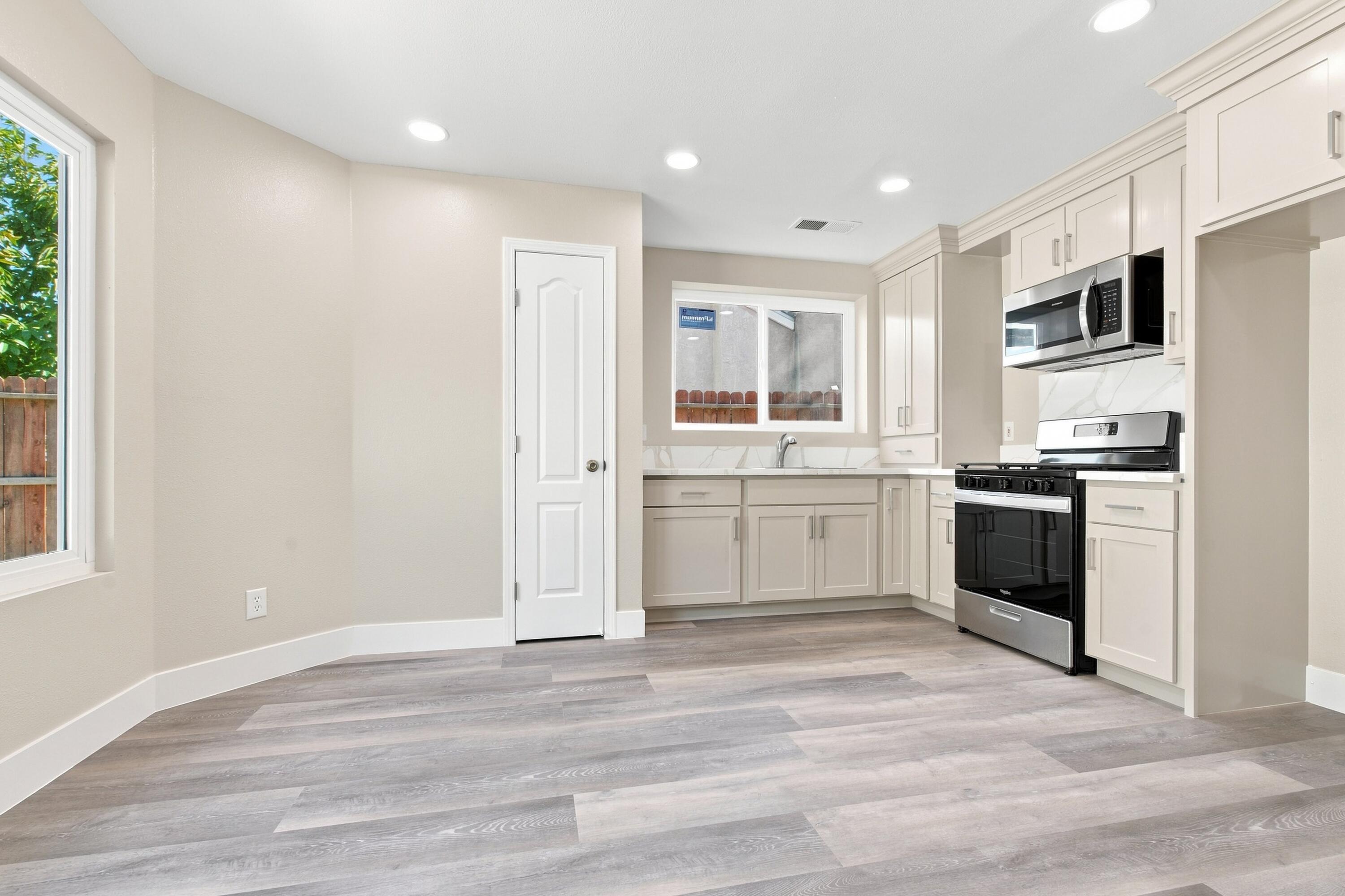 1646 Hartley Ave, Farmersville, CA 93223