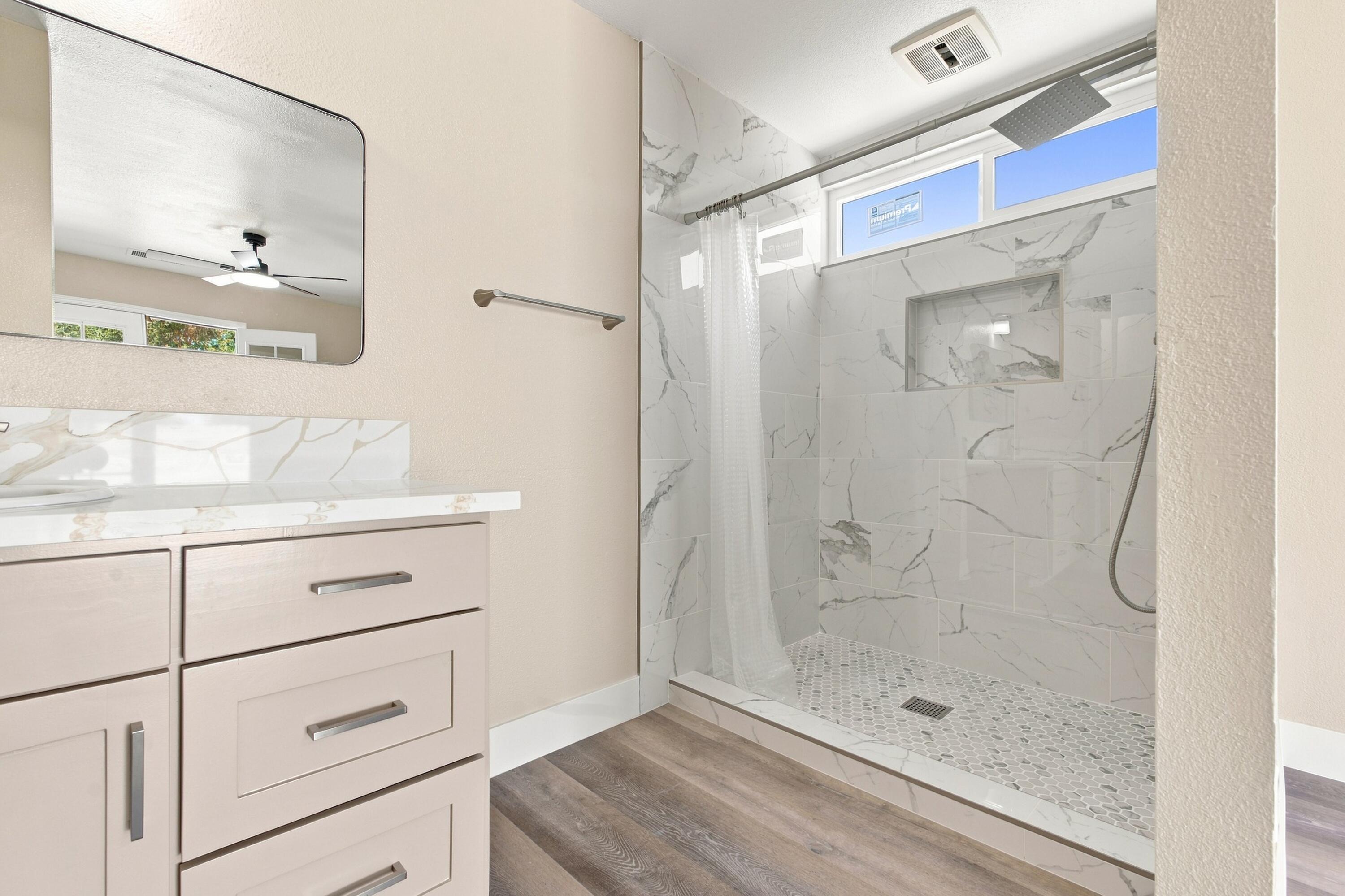 1646 Hartley Ave, Farmersville, CA 93223