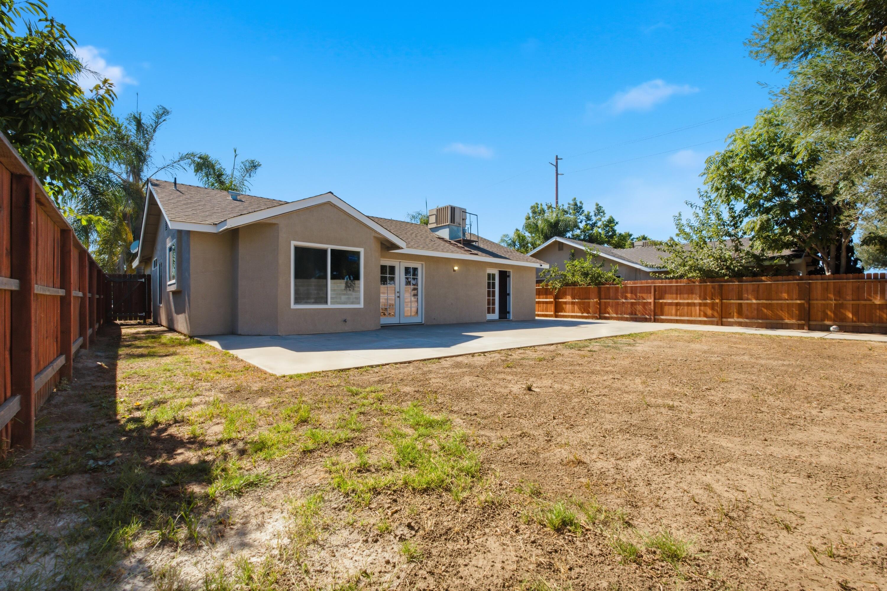 1646 Hartley Ave, Farmersville, CA 93223