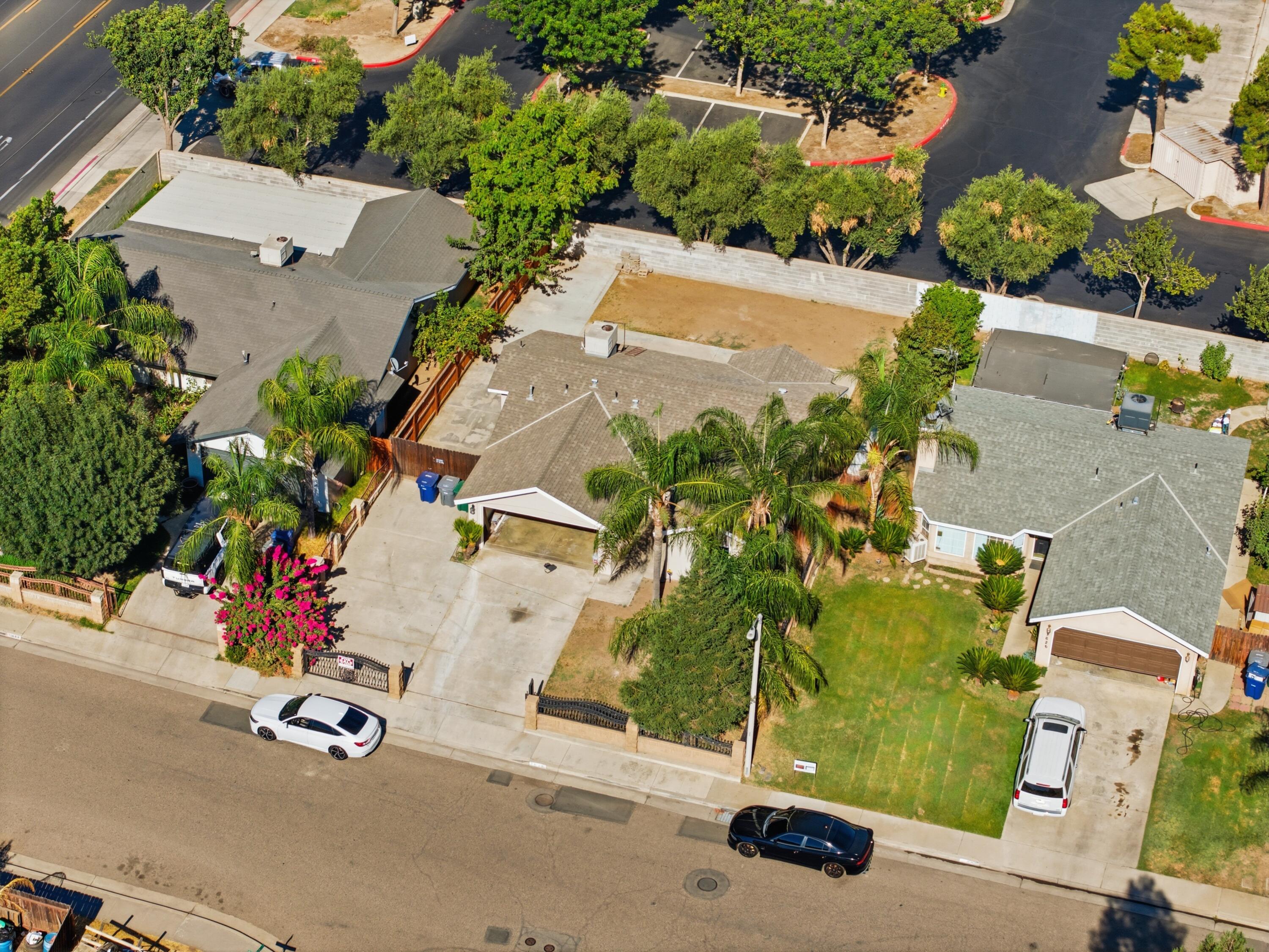 1646 Hartley Ave, Farmersville, CA 93223