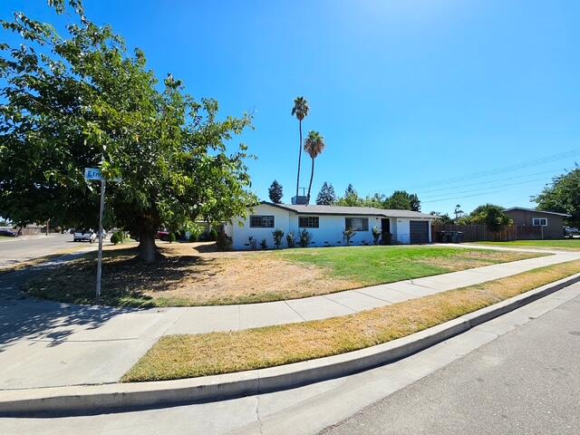 1464 Etna, Tulare, CA 93274