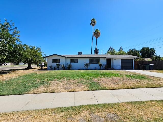 1464 Etna, Tulare, CA 93274