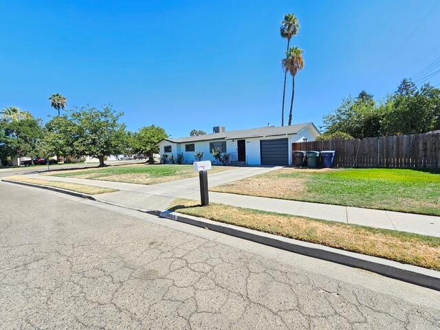 1464 Etna, Tulare, CA 93274