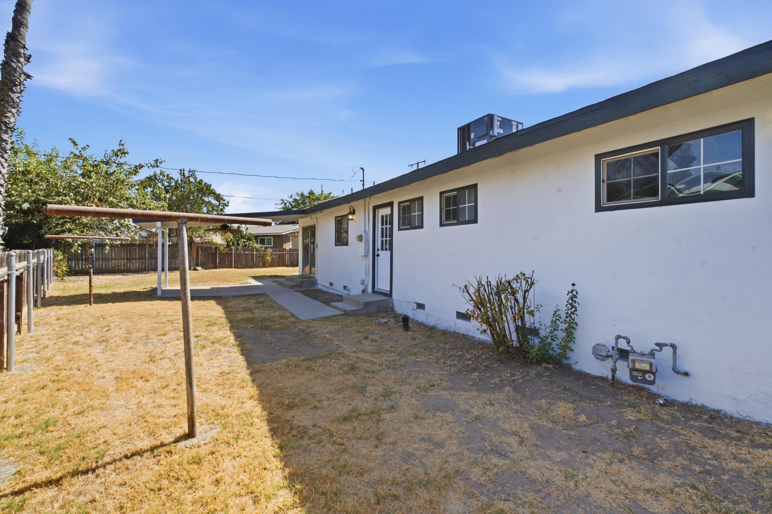 1464 Etna, Tulare, CA 93274