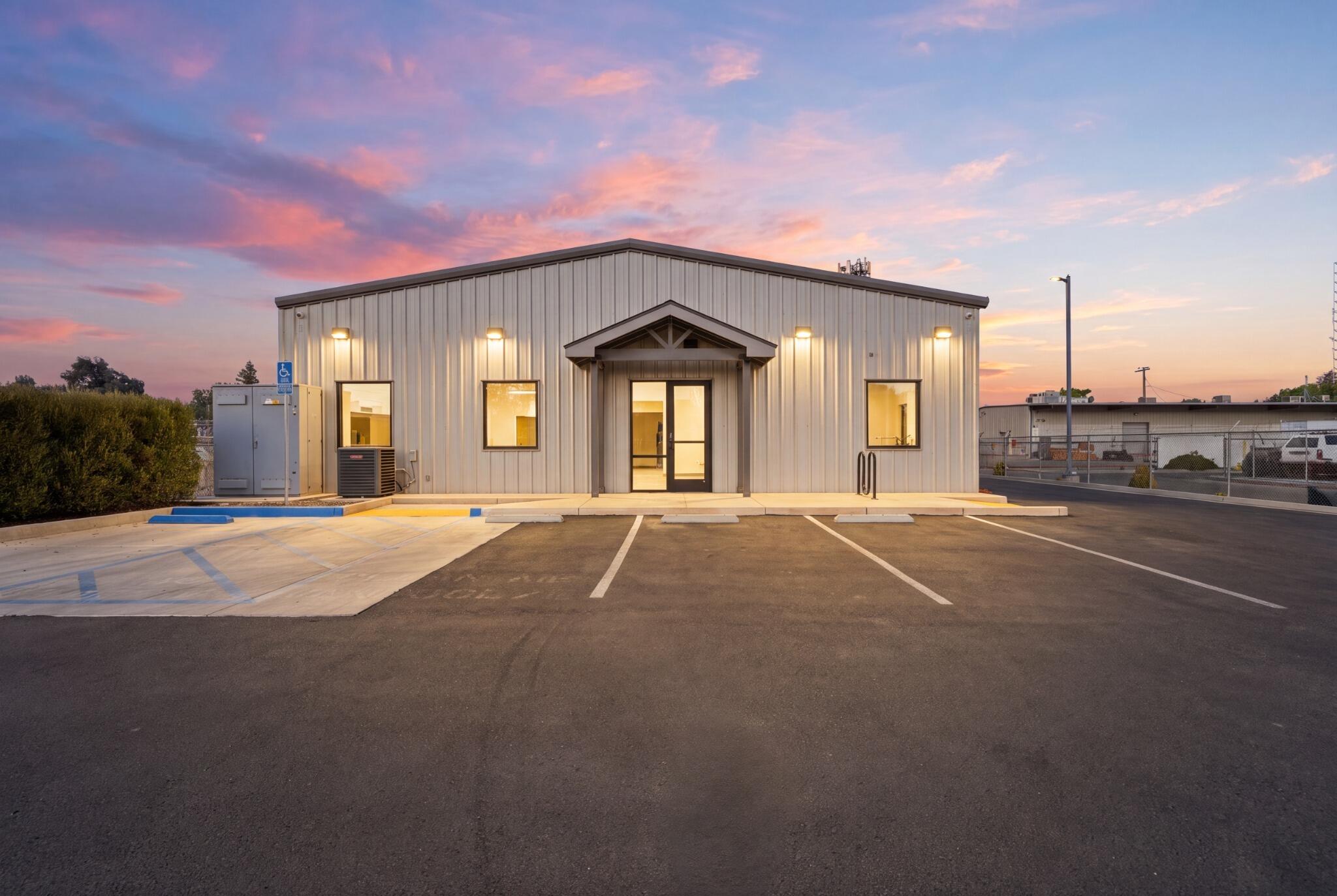 222 S Dunworth St, Visalia, CA 93292