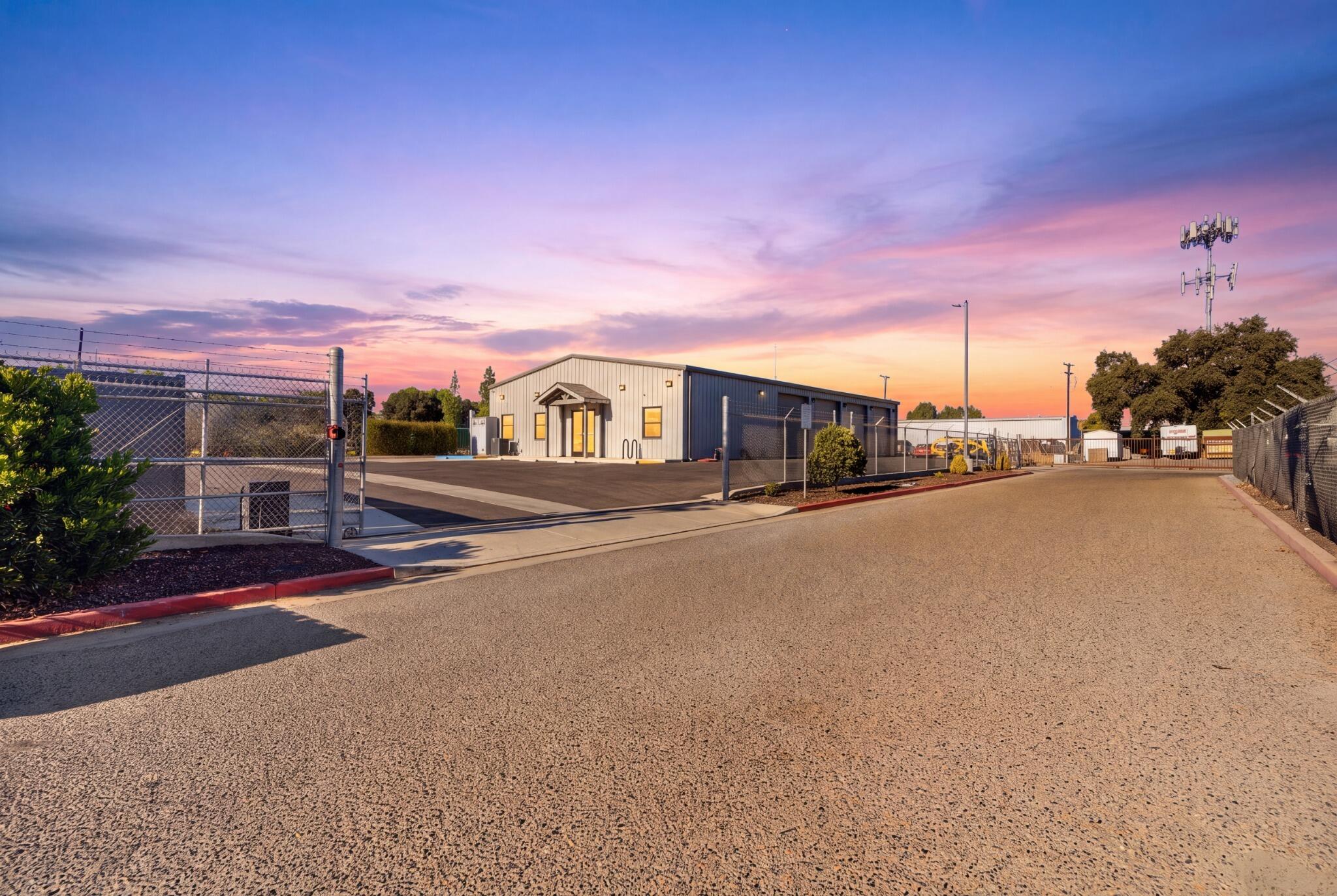 222 S Dunworth St, Visalia, CA 93292