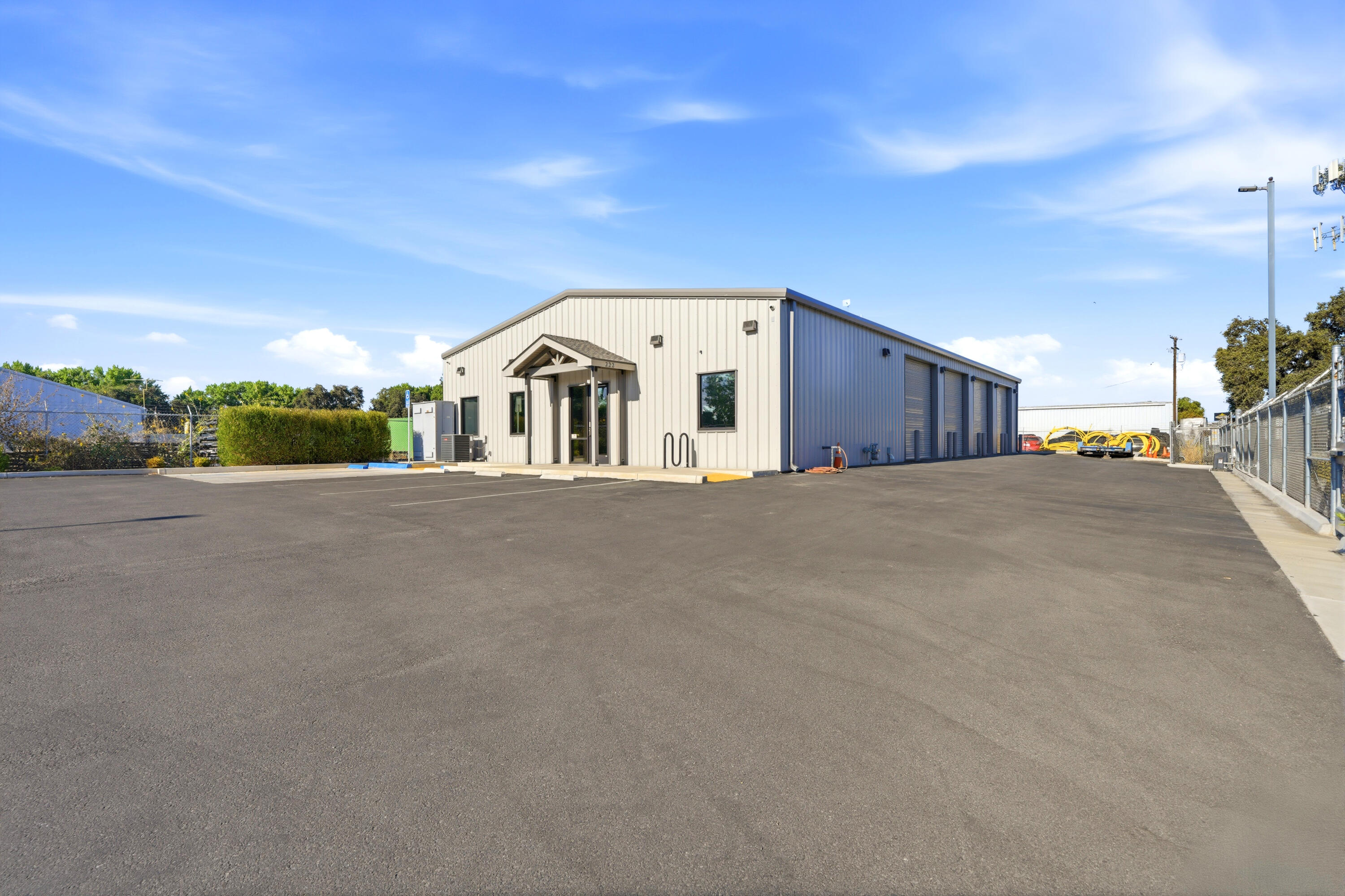 222 S Dunworth St, Visalia, CA 93292