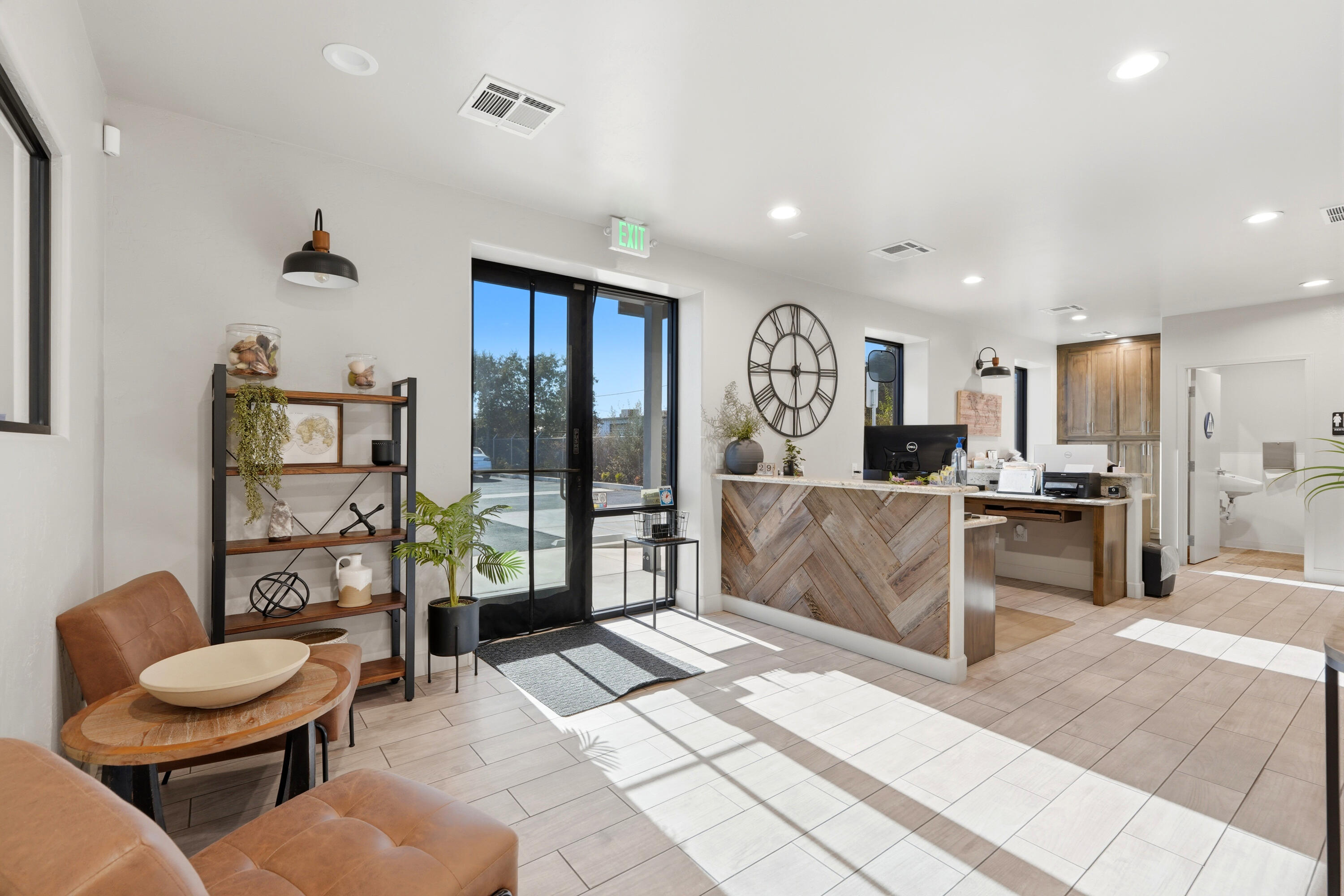 222 S Dunworth St, Visalia, CA 93292
