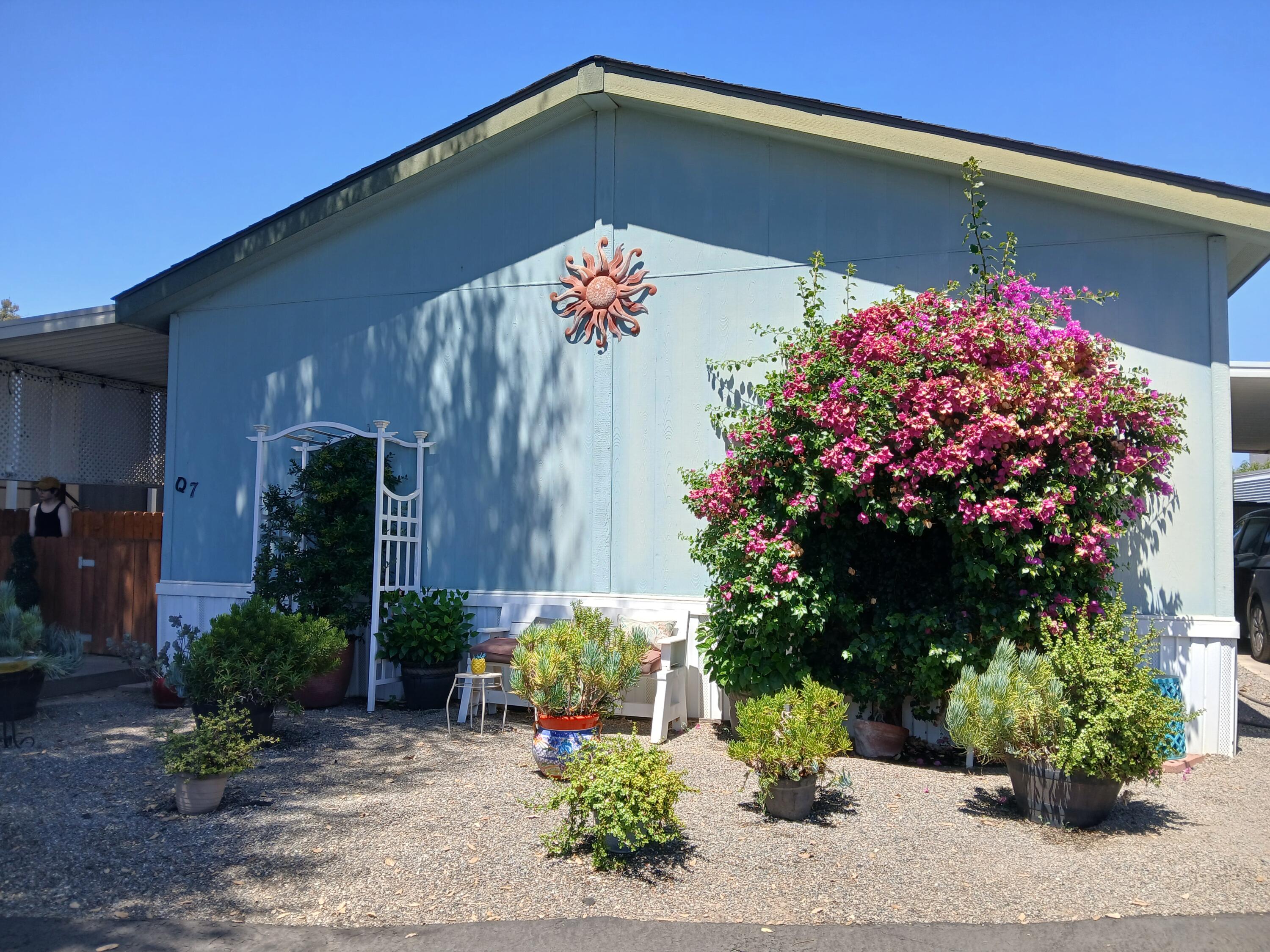 2400 W Midvalley Ave #Q7, Visalia, CA 93277