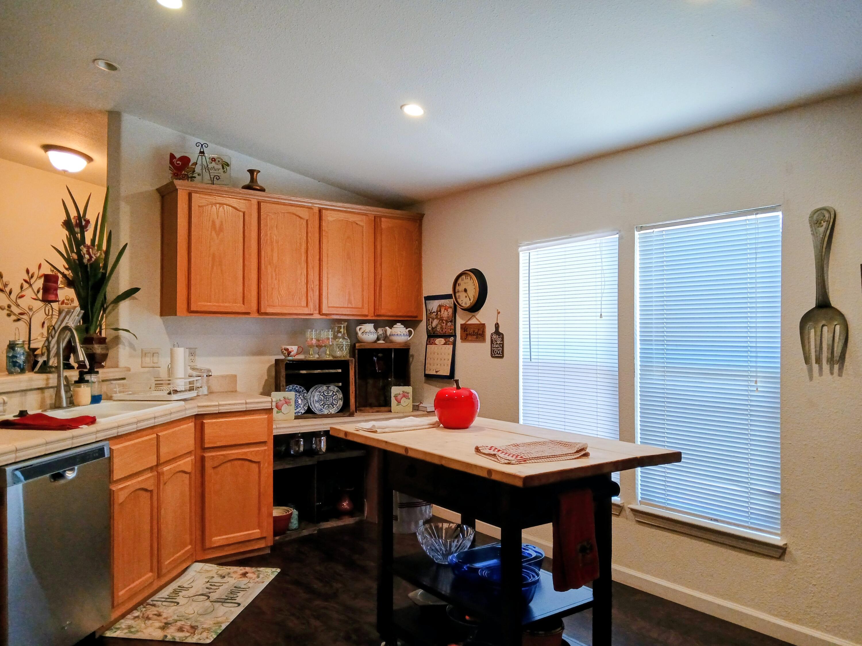 2400 W Midvalley Ave #Q7, Visalia, CA 93277