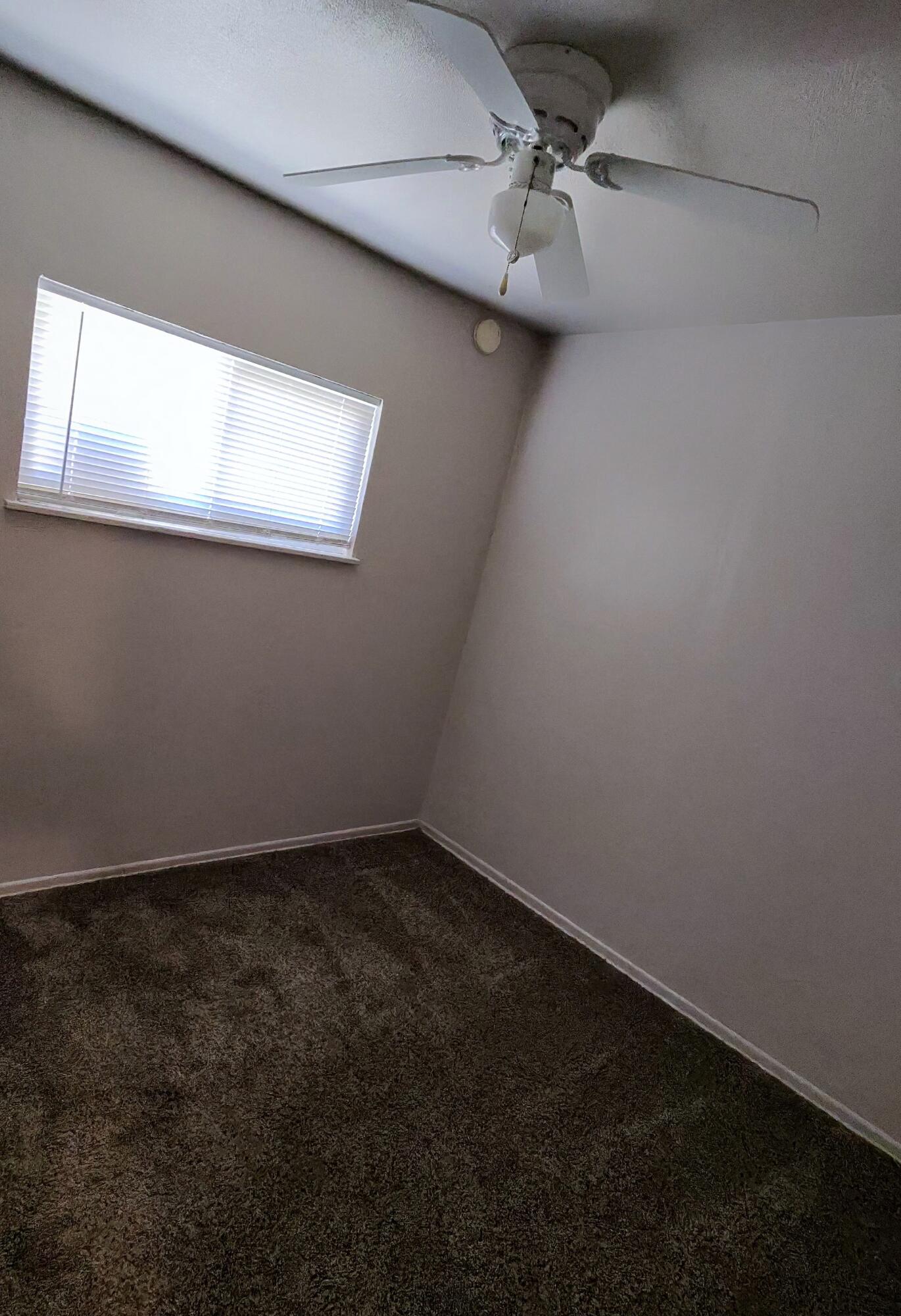 304 W Compton Ave, Pixley, CA 93256