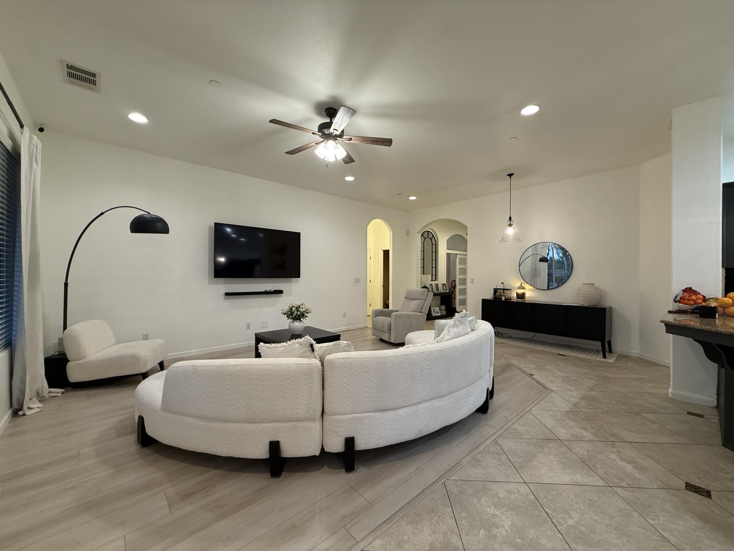 12165 Avenue 322 St, Visalia, CA 93291