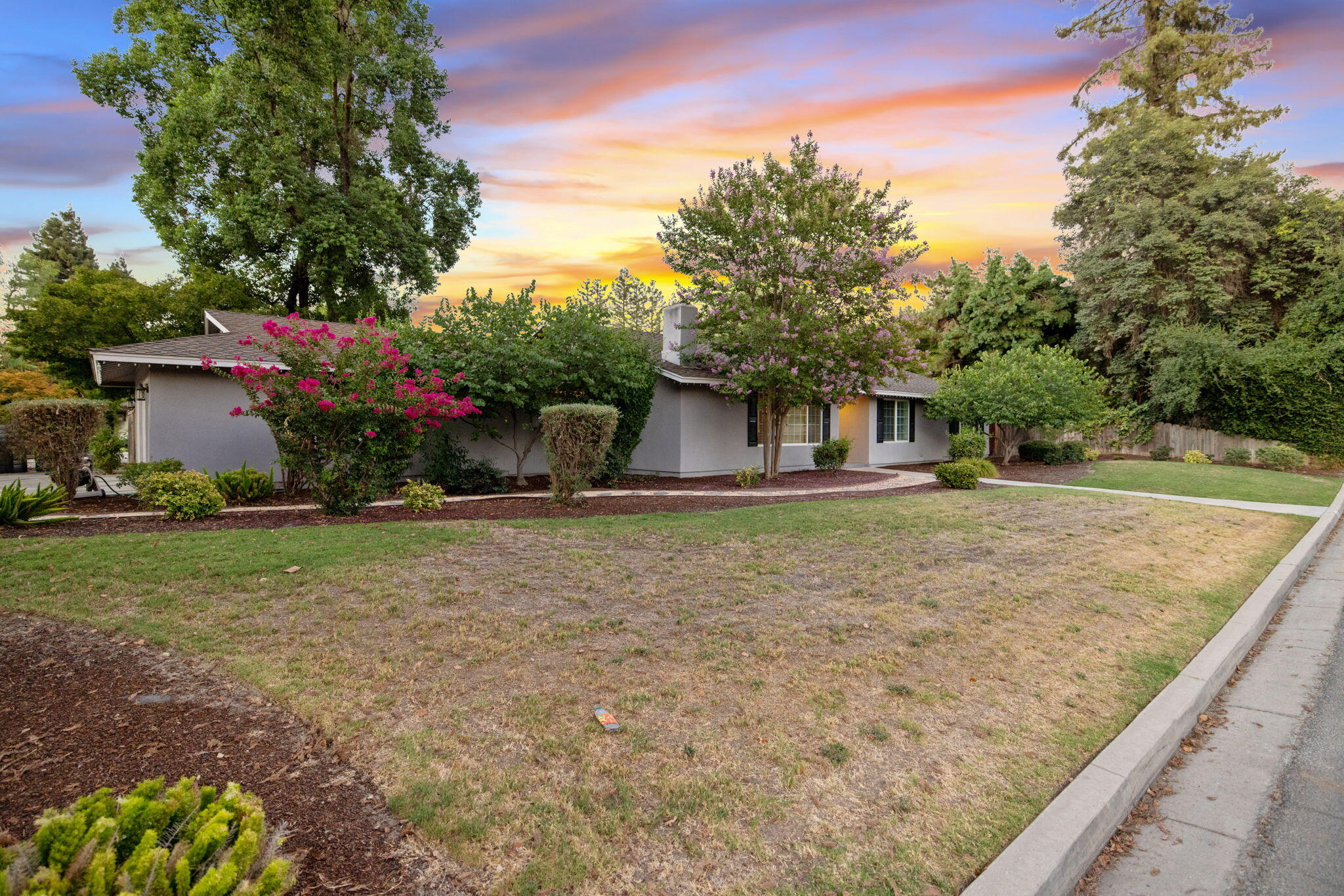 3106 W Hyde Ave, Visalia, CA 93291