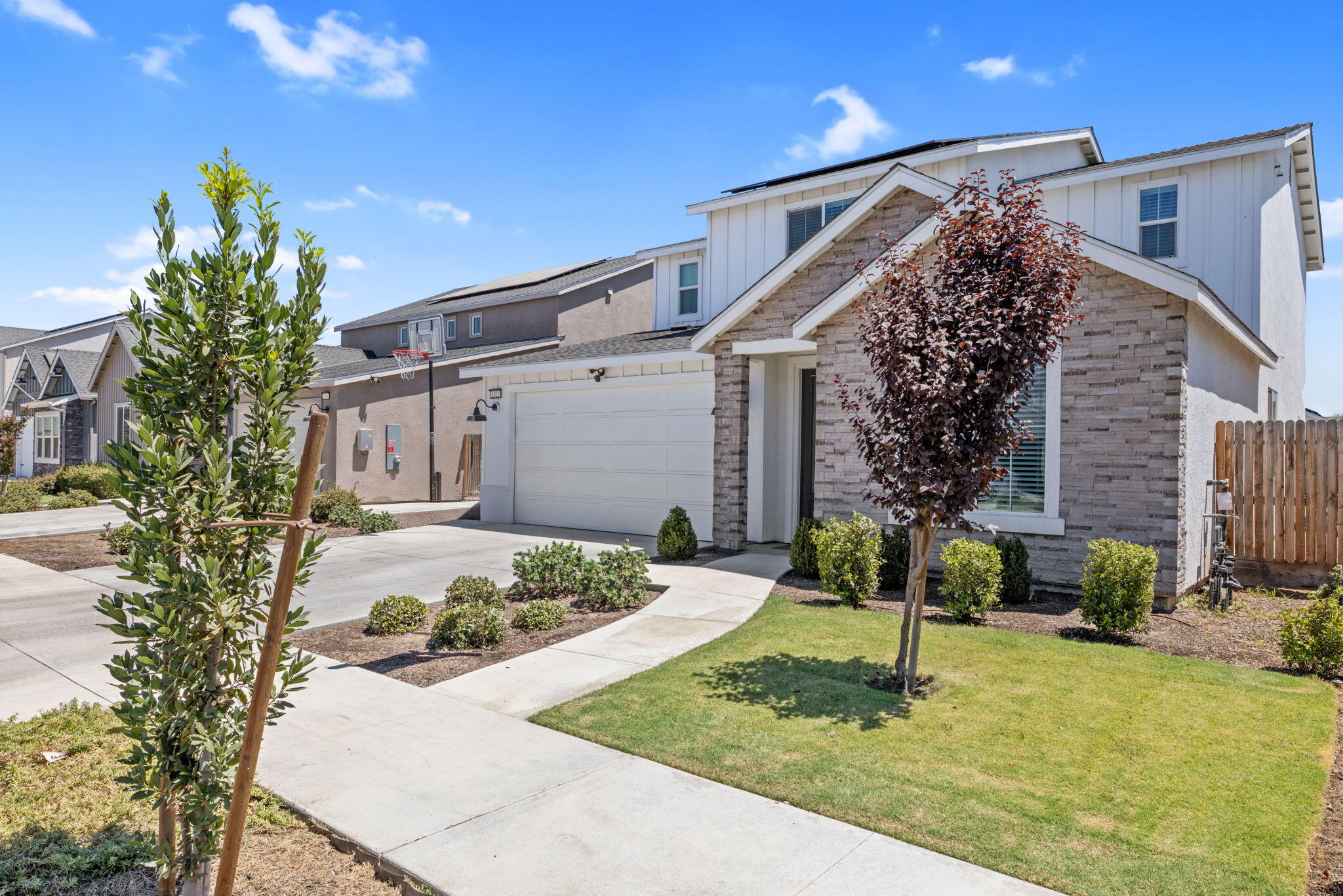 1322 S Palm St, Visalia, CA 93292