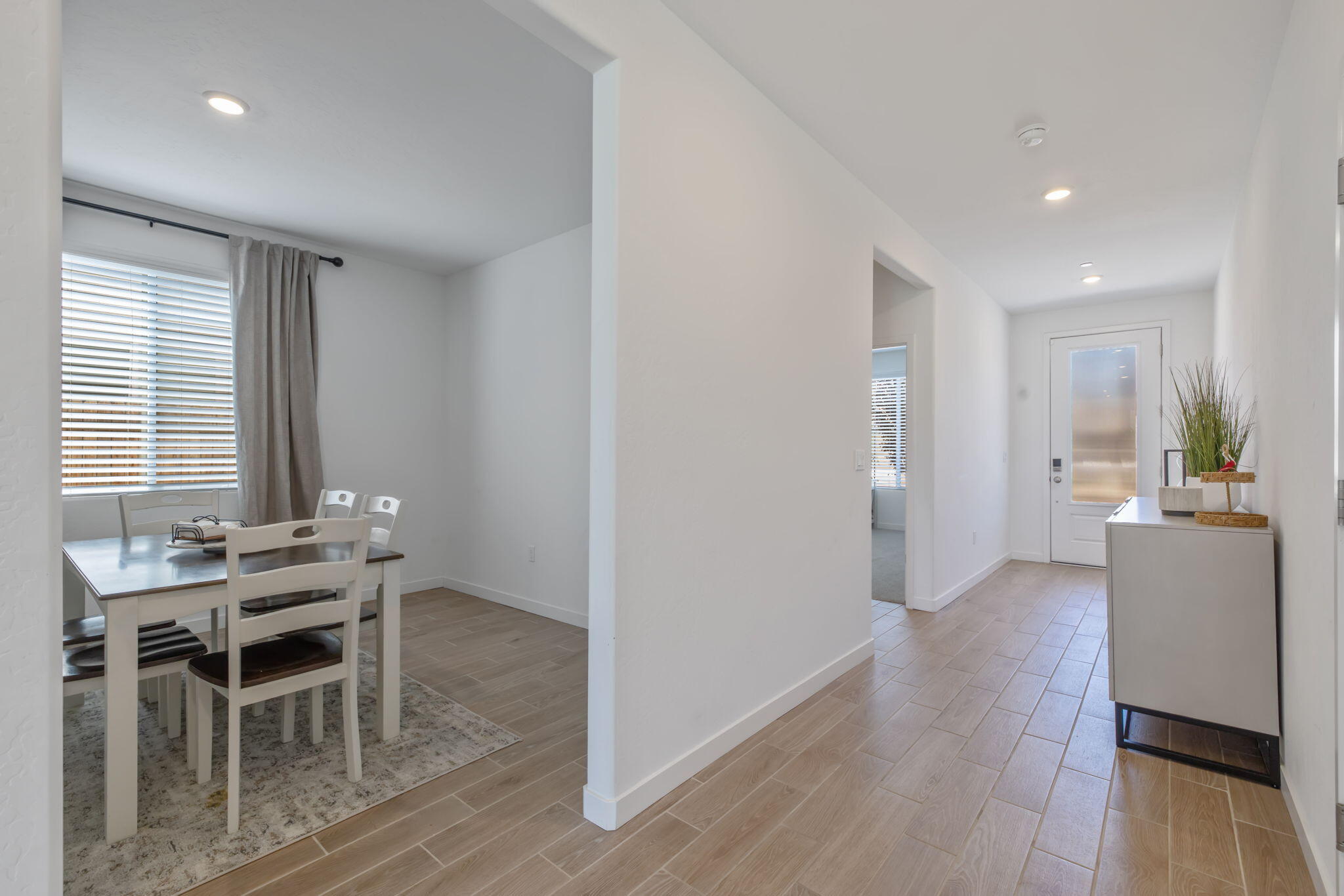 1322 S Palm St, Visalia, CA 93292