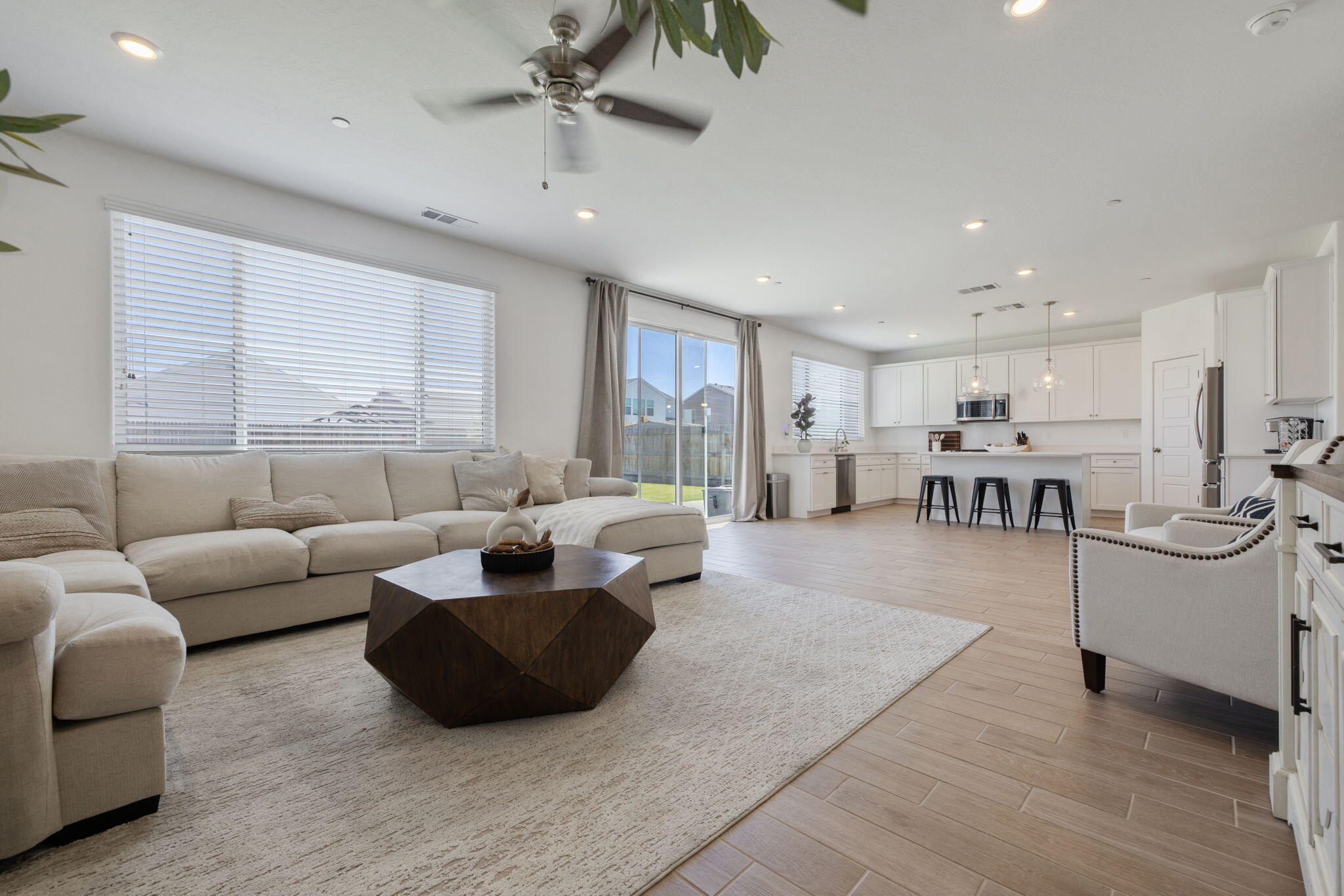 1322 S Palm St, Visalia, CA 93292