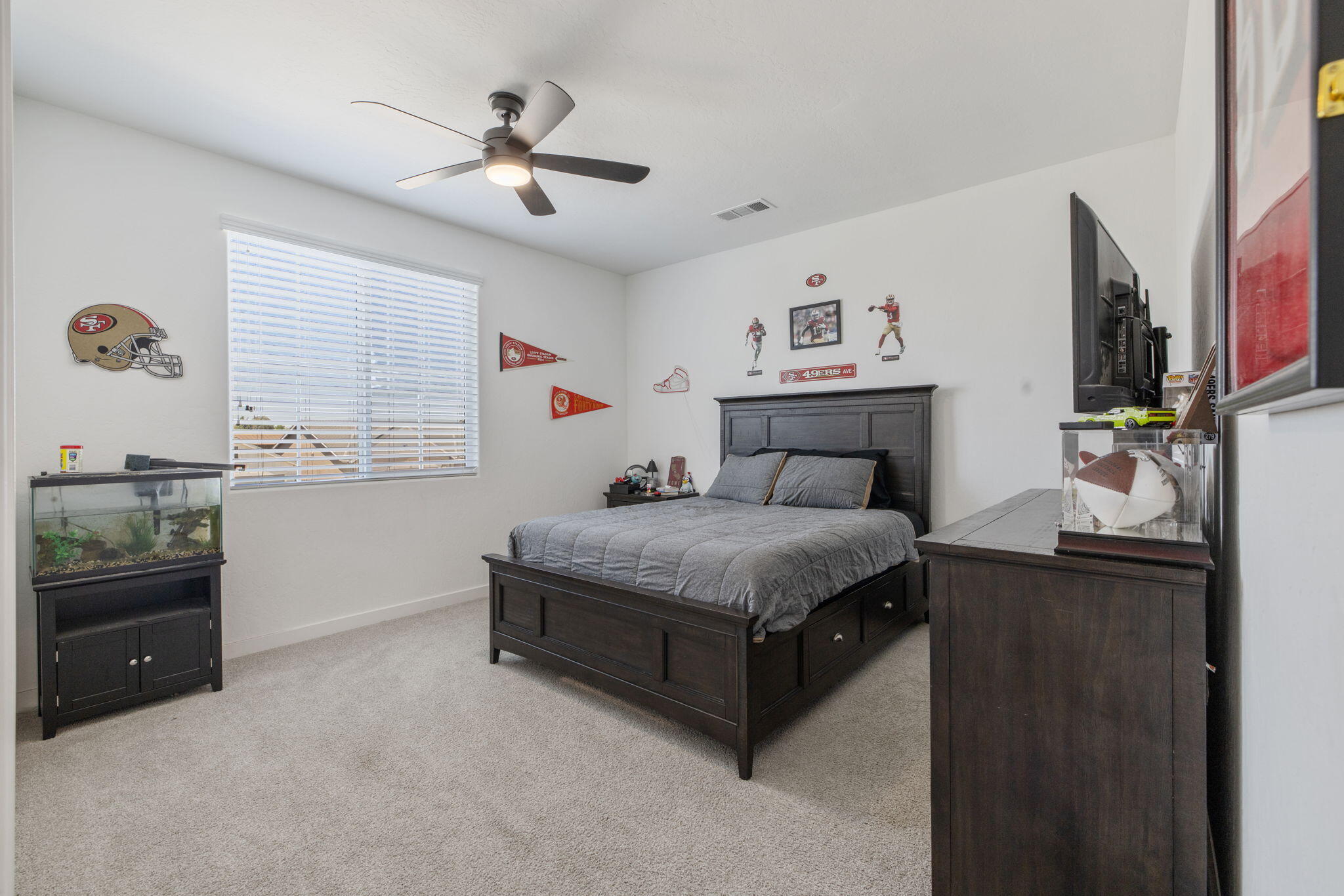 1322 S Palm St, Visalia, CA 93292