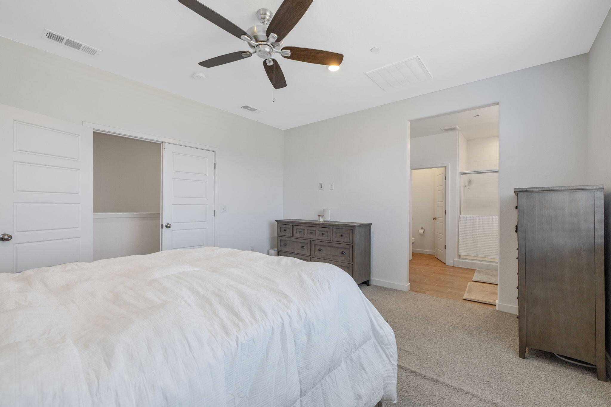 1322 S Palm St, Visalia, CA 93292