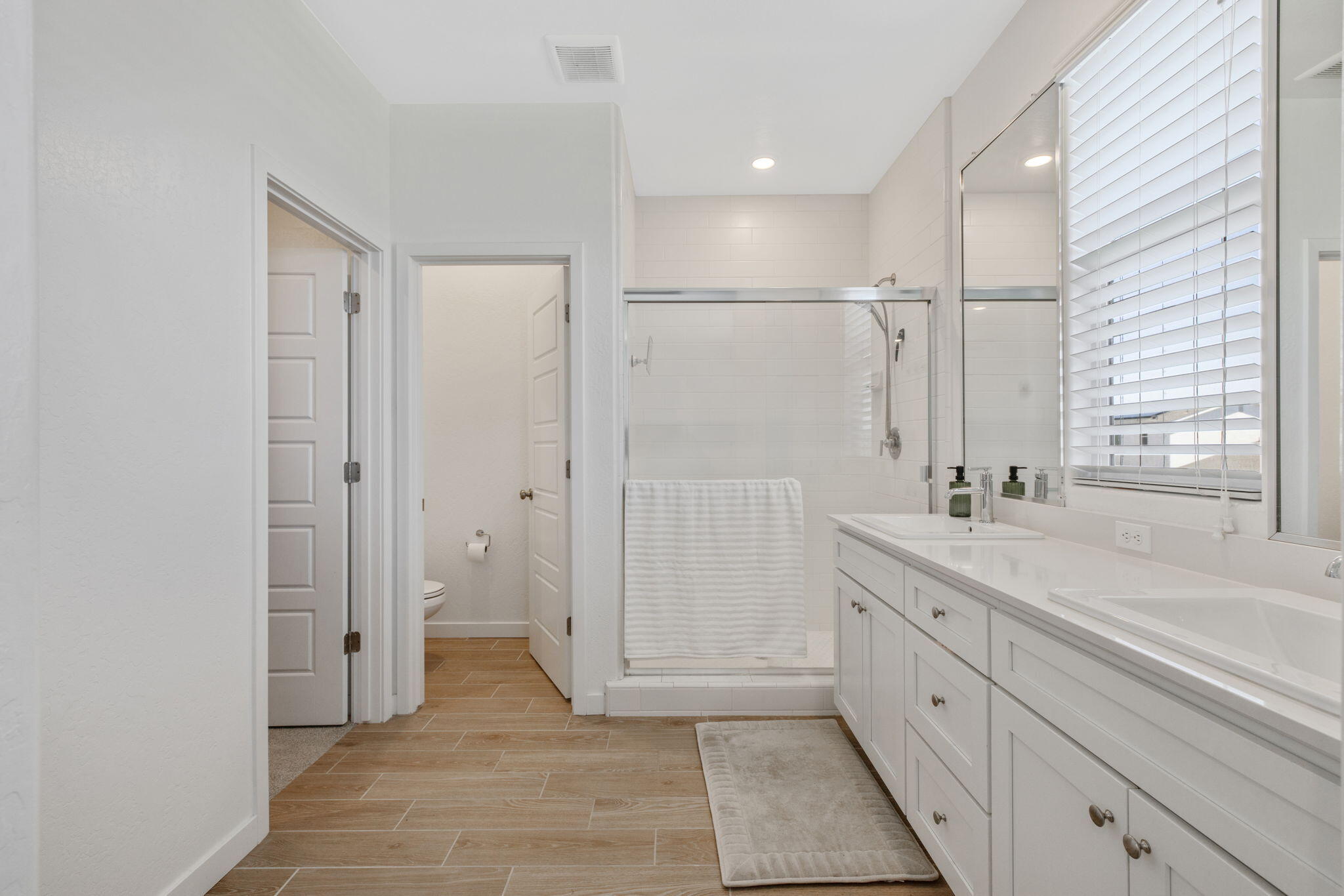 1322 S Palm St, Visalia, CA 93292