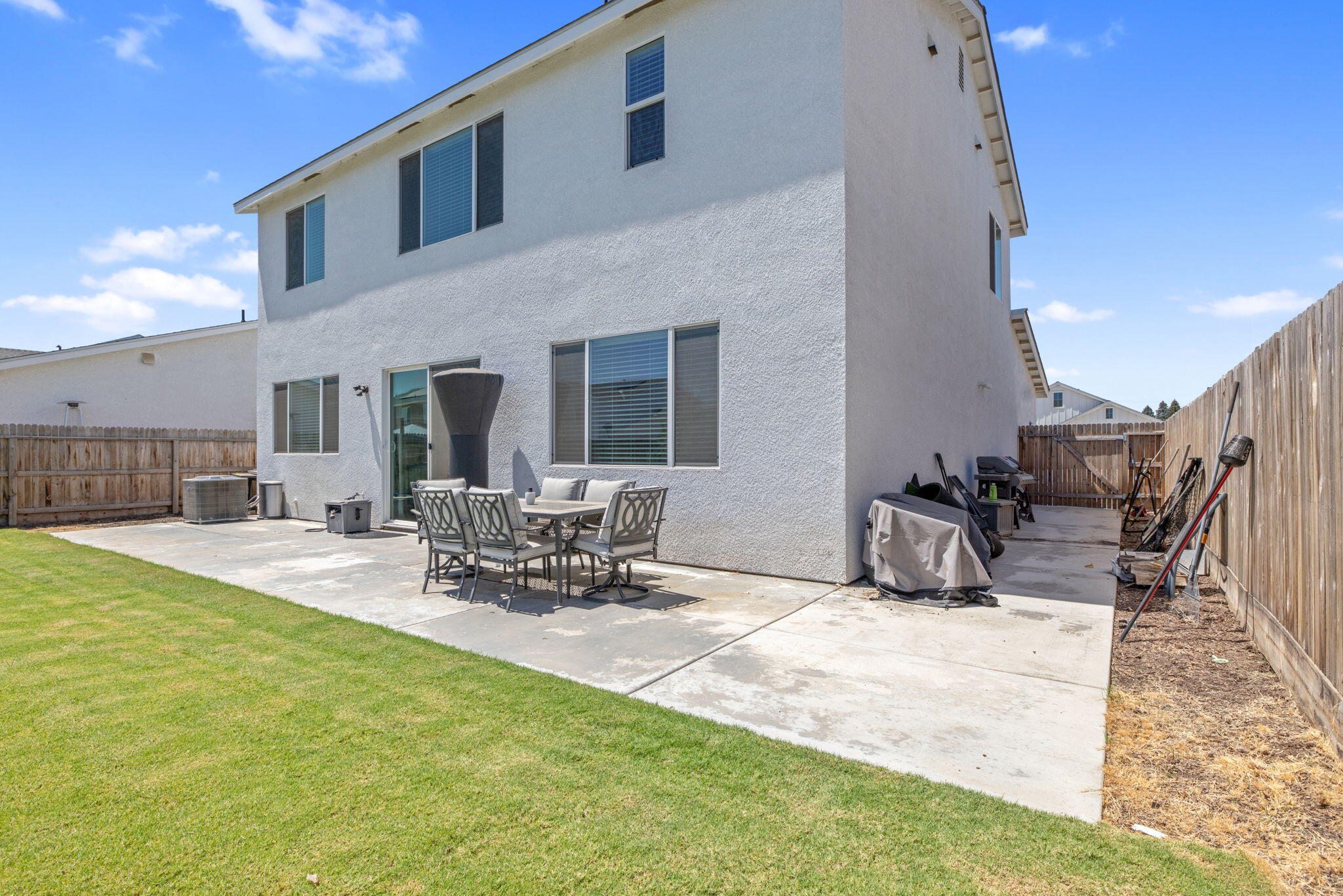 1322 S Palm St, Visalia, CA 93292