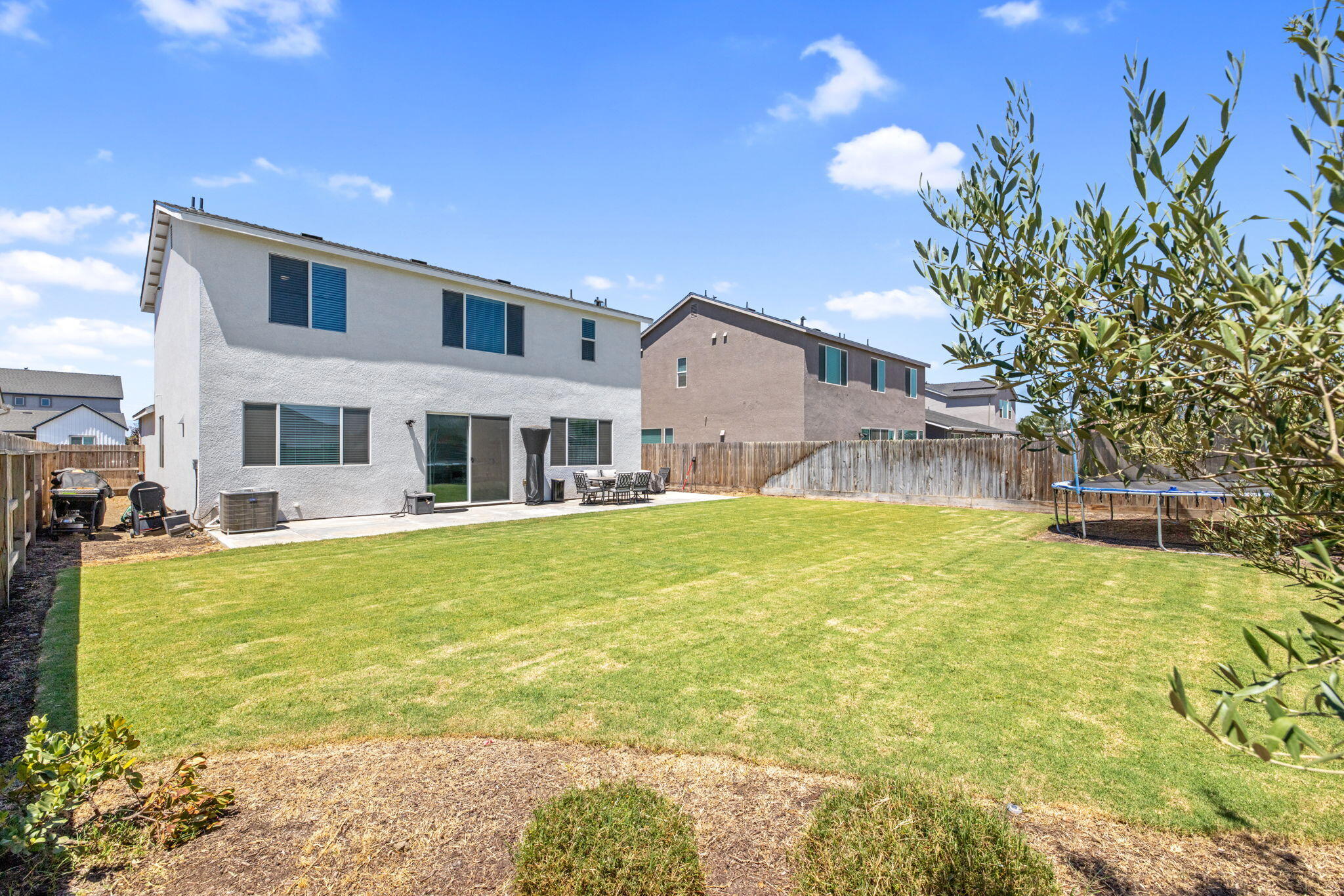 1322 S Palm St, Visalia, CA 93292