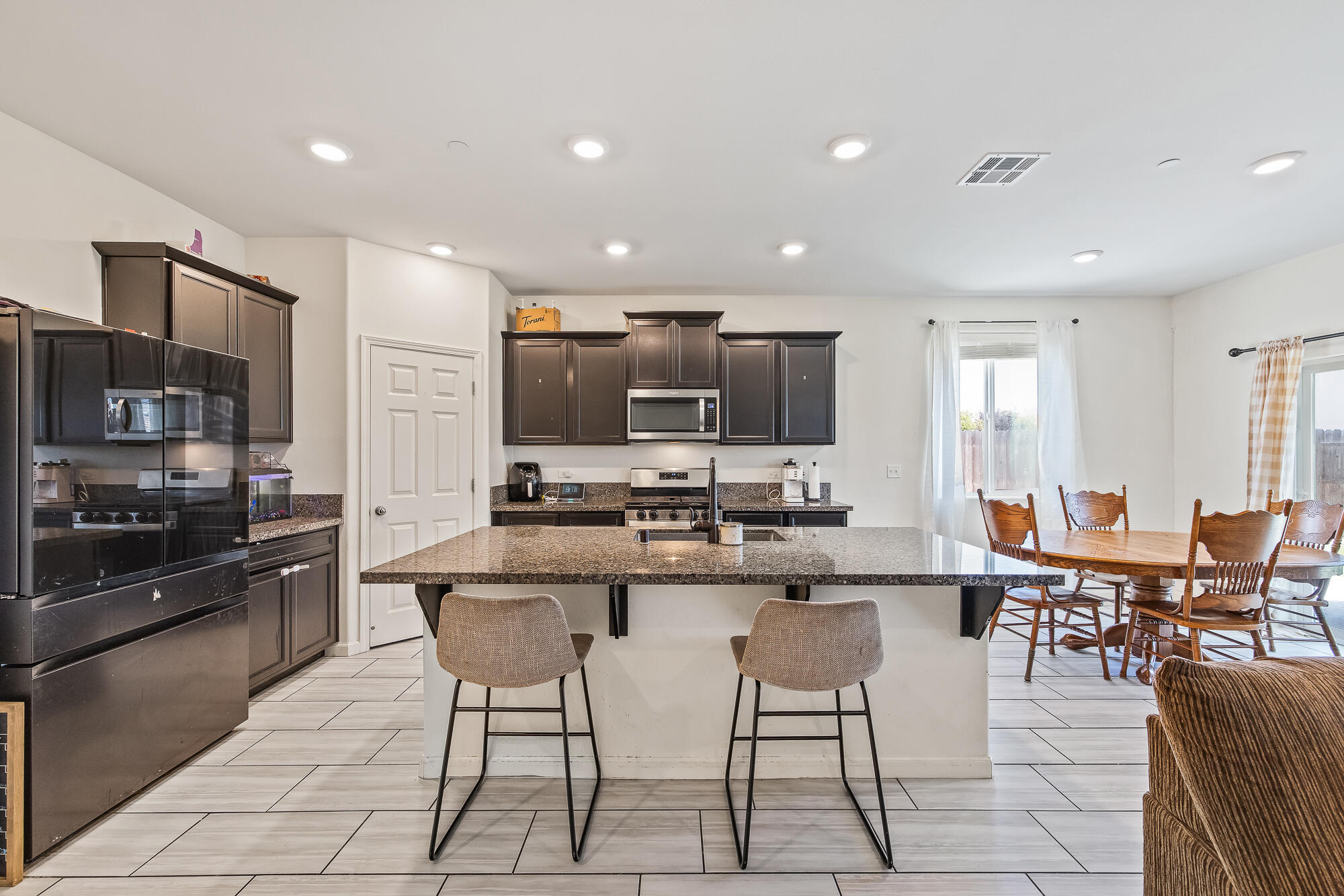 3541 E Laura Ave, Visalia, CA 93292