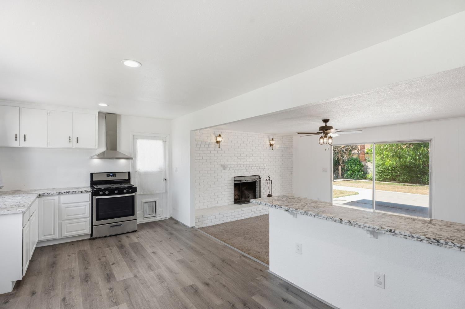 641 E Scott Ave, Fresno, CA 93710