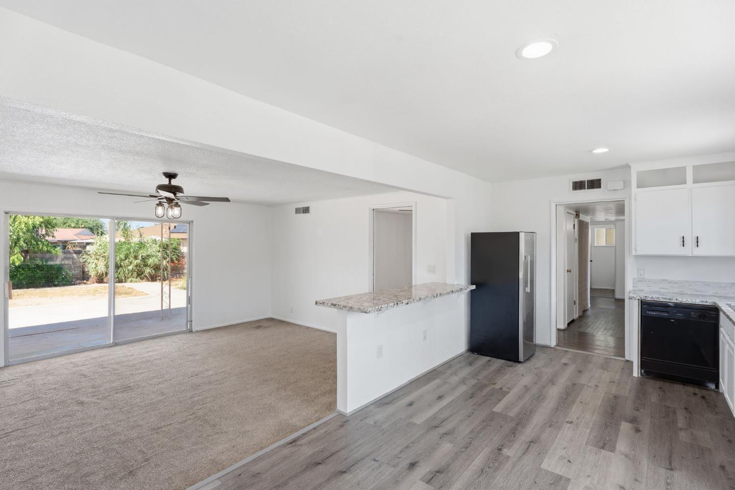 641 E Scott Ave, Fresno, CA 93710