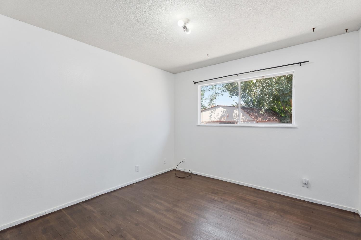 641 E Scott Ave, Fresno, CA 93710