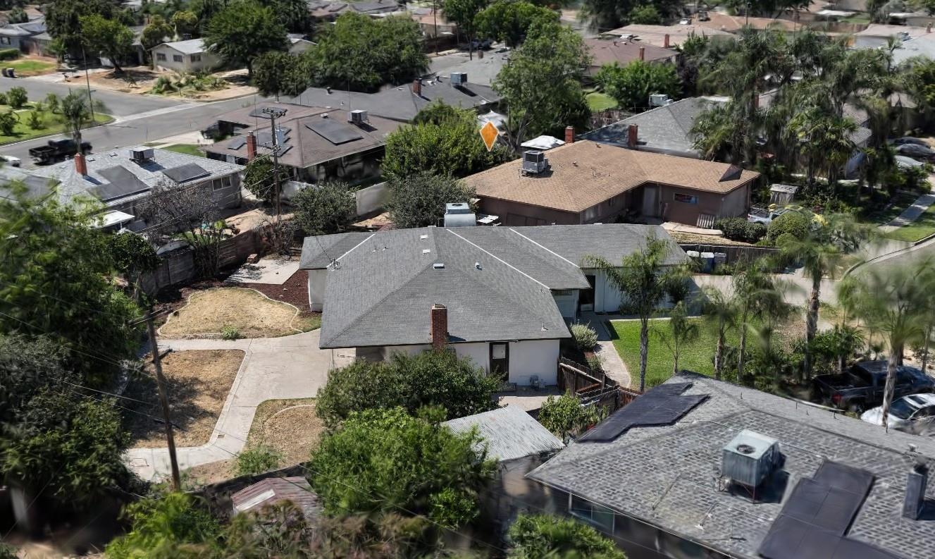 641 E Scott Ave, Fresno, CA 93710