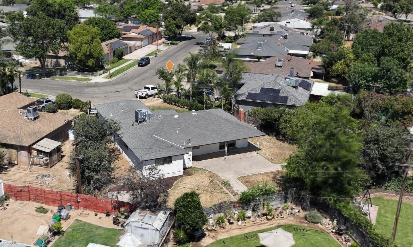 641 E Scott Ave, Fresno, CA 93710