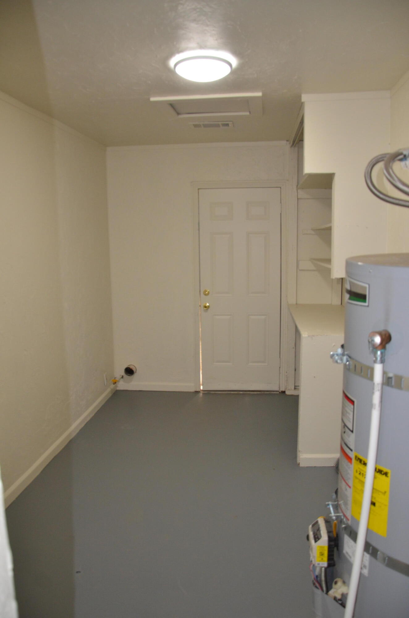 1076 Lincolnwood Cir, Hanford, CA 93230