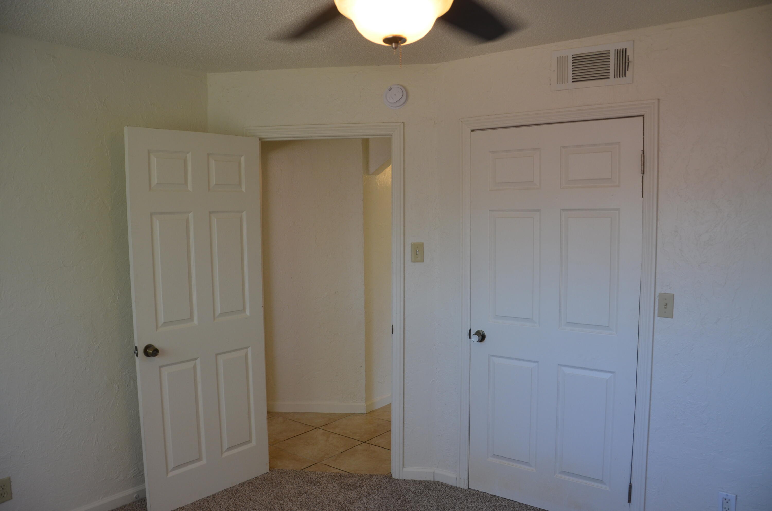 1076 Lincolnwood Cir, Hanford, CA 93230