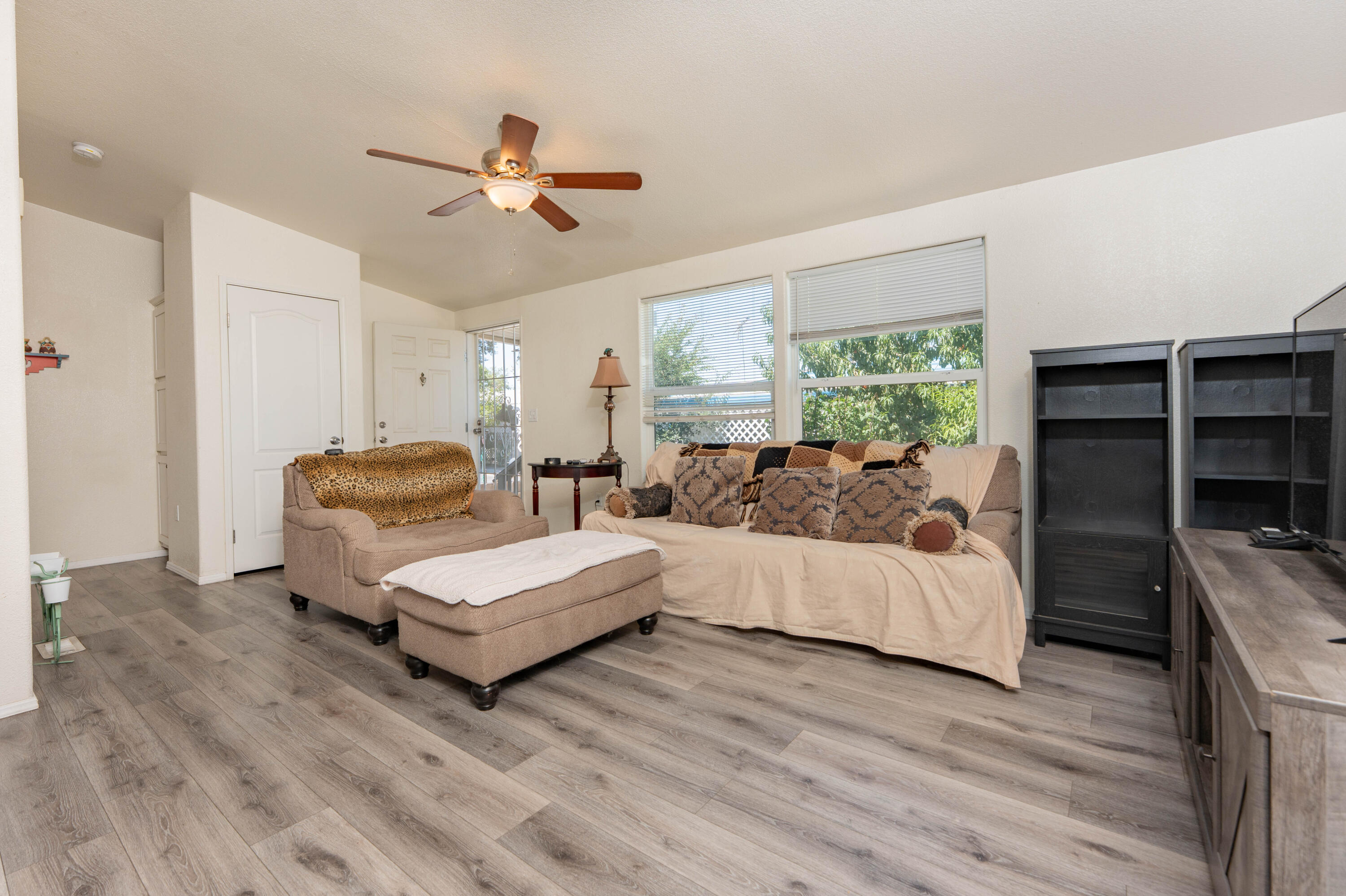 415 N Akers St #1, Visalia, CA 93291