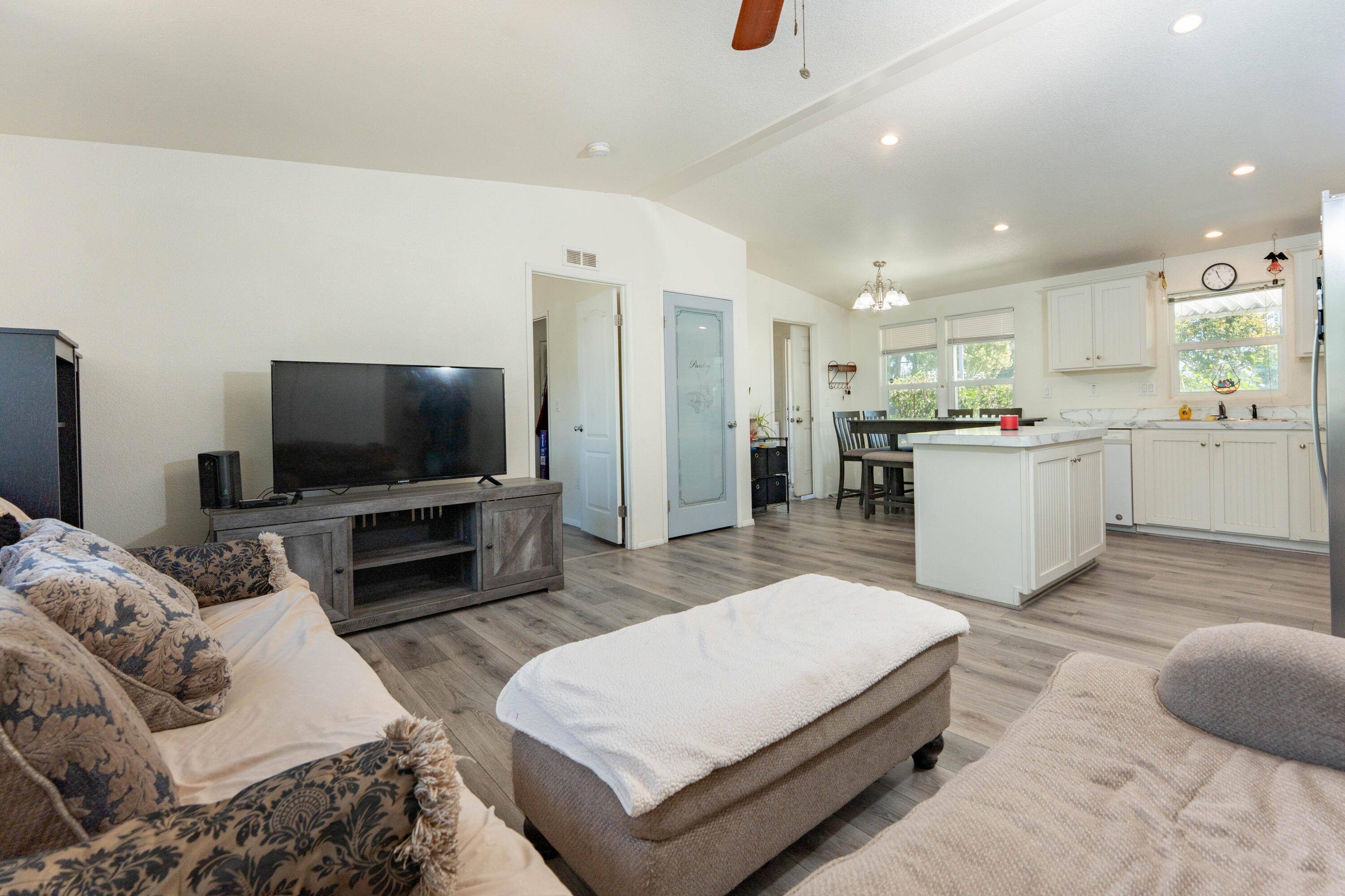 415 N Akers St #1, Visalia, CA 93291