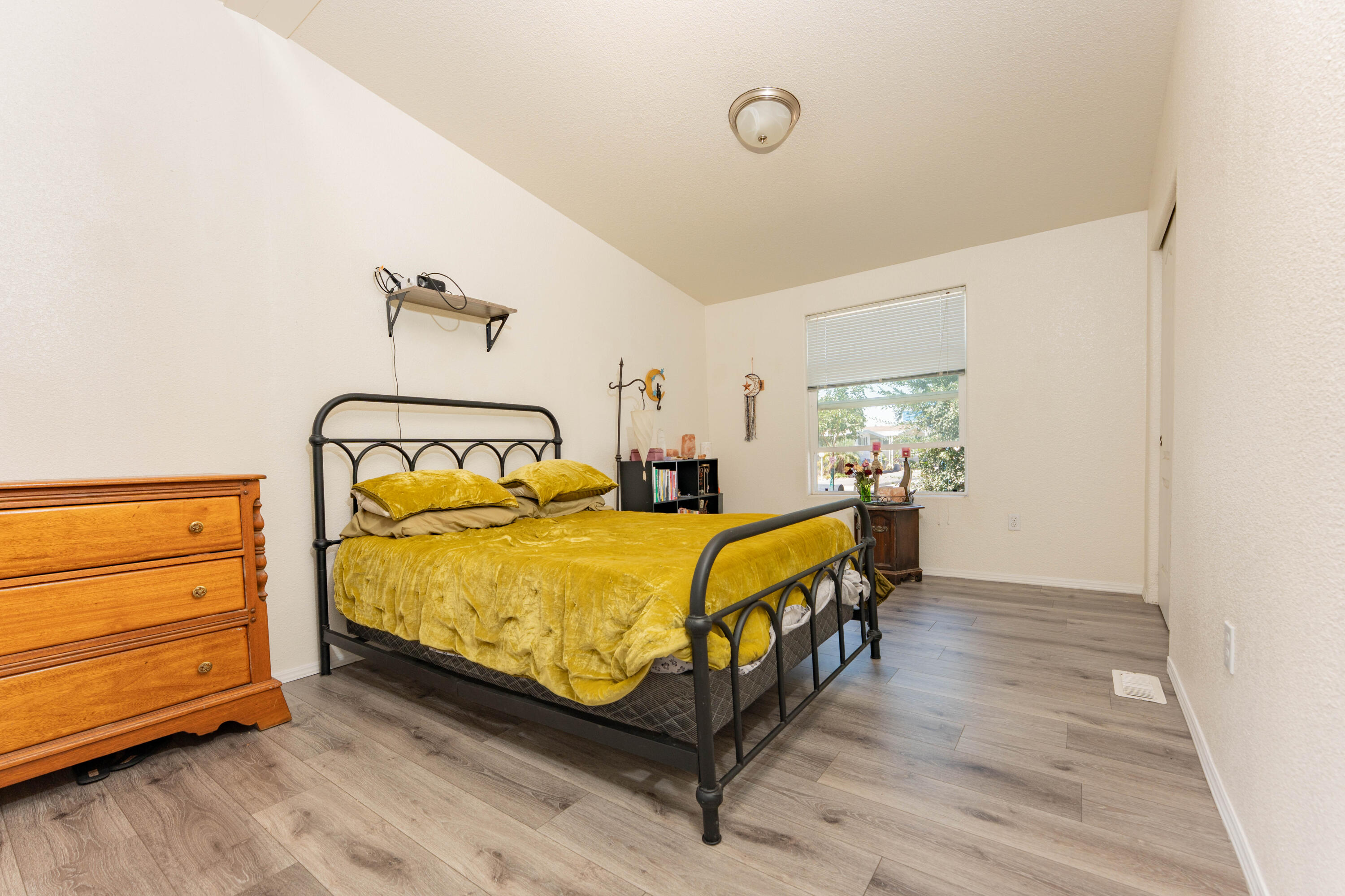 415 N Akers St #1, Visalia, CA 93291